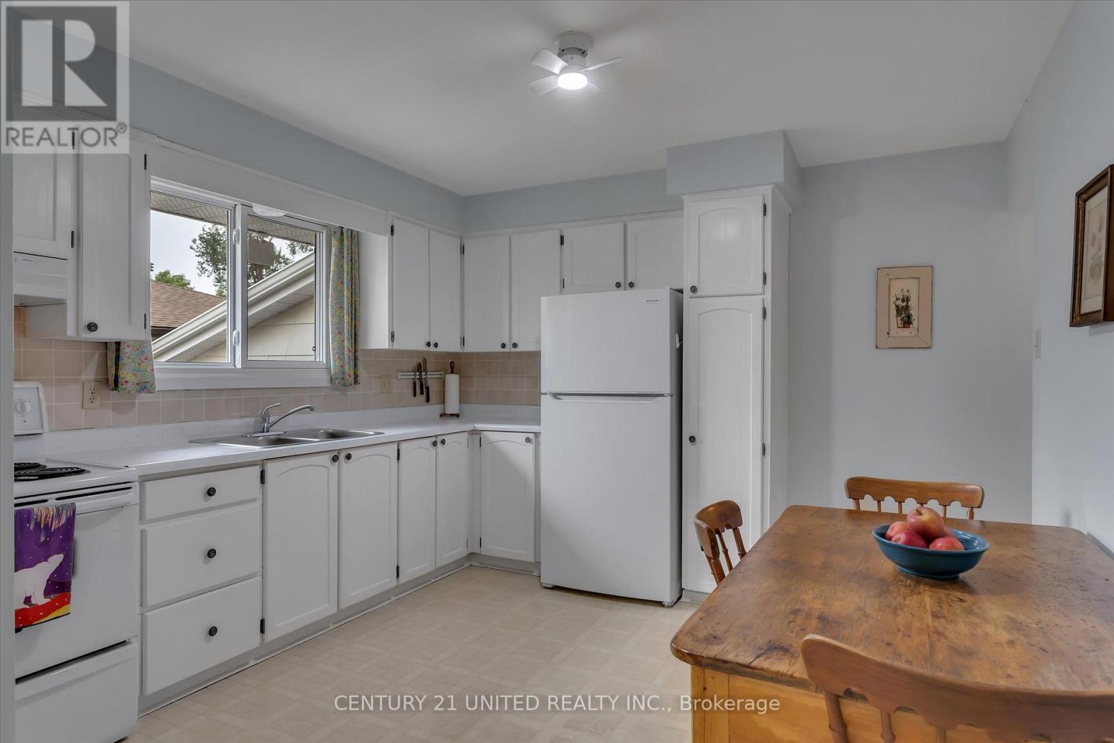 1087 Barnardo Avenue, Peterborough North (South), Ontario  K9H 5W9 - Photo 6 - X12319907