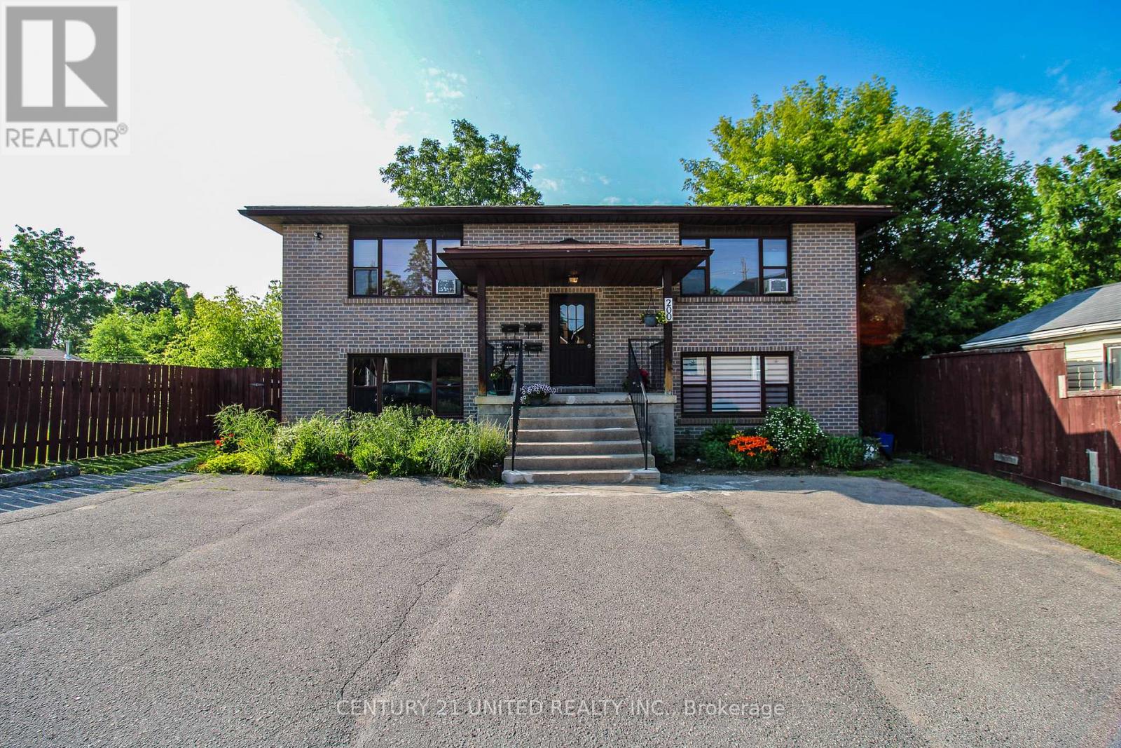 200 Lake Street, Peterborough Central (South), Ontario  K9J 2H3 - Photo 2 - X12320127