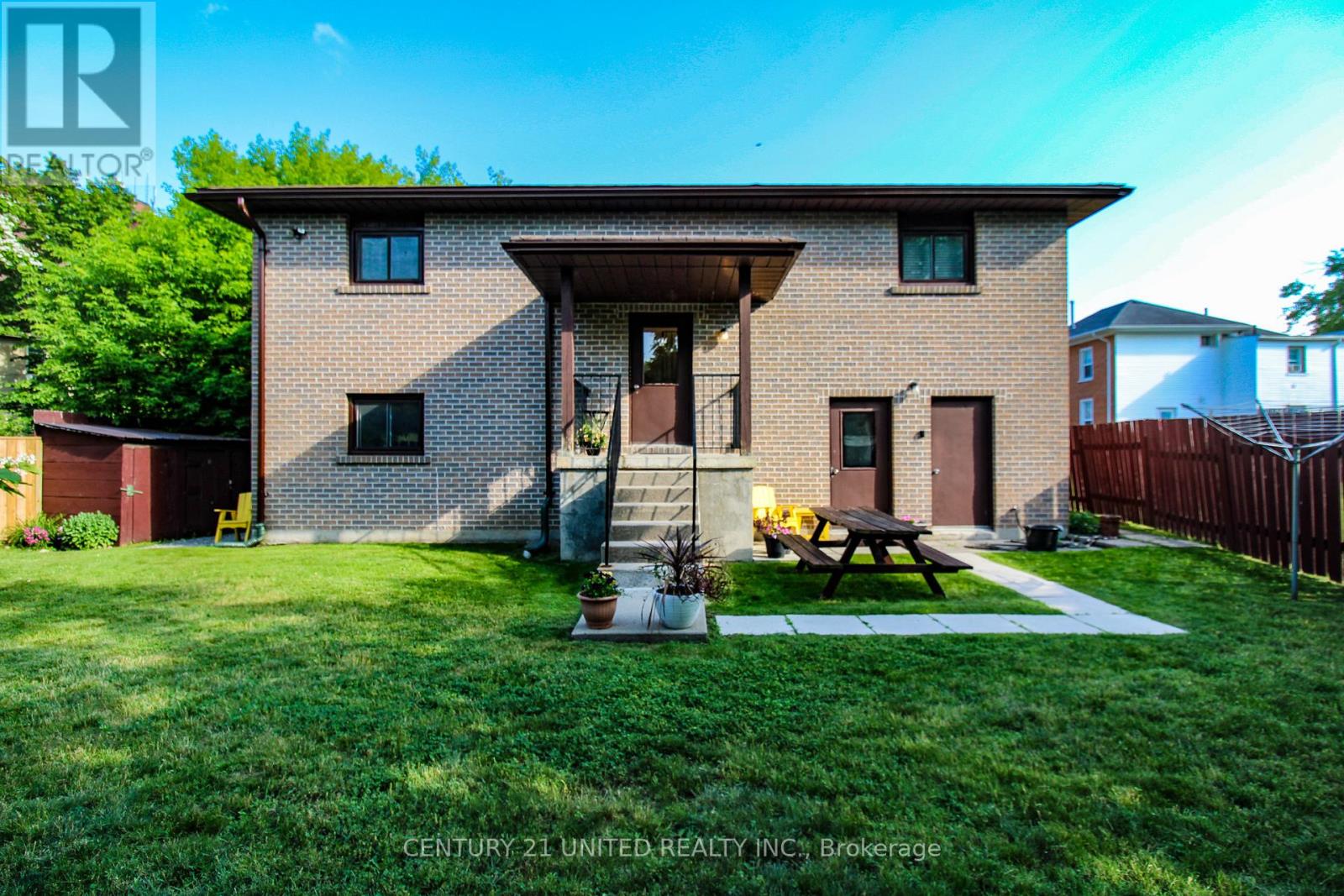 200 Lake Street, Peterborough Central (South), Ontario  K9J 2H3 - Photo 8 - X12320127