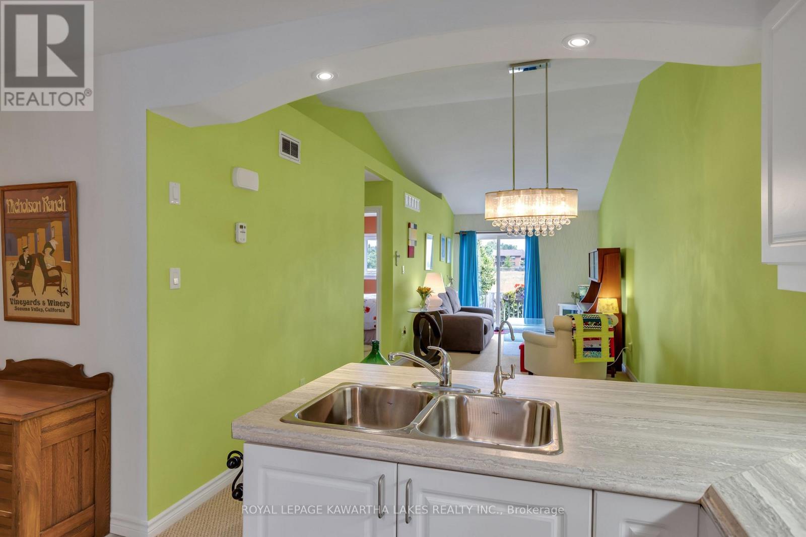 16 Chadwin Drive, Kawartha Lakes (Lindsay), Ontario  K9V 0E9 - Photo 13 - X12320145