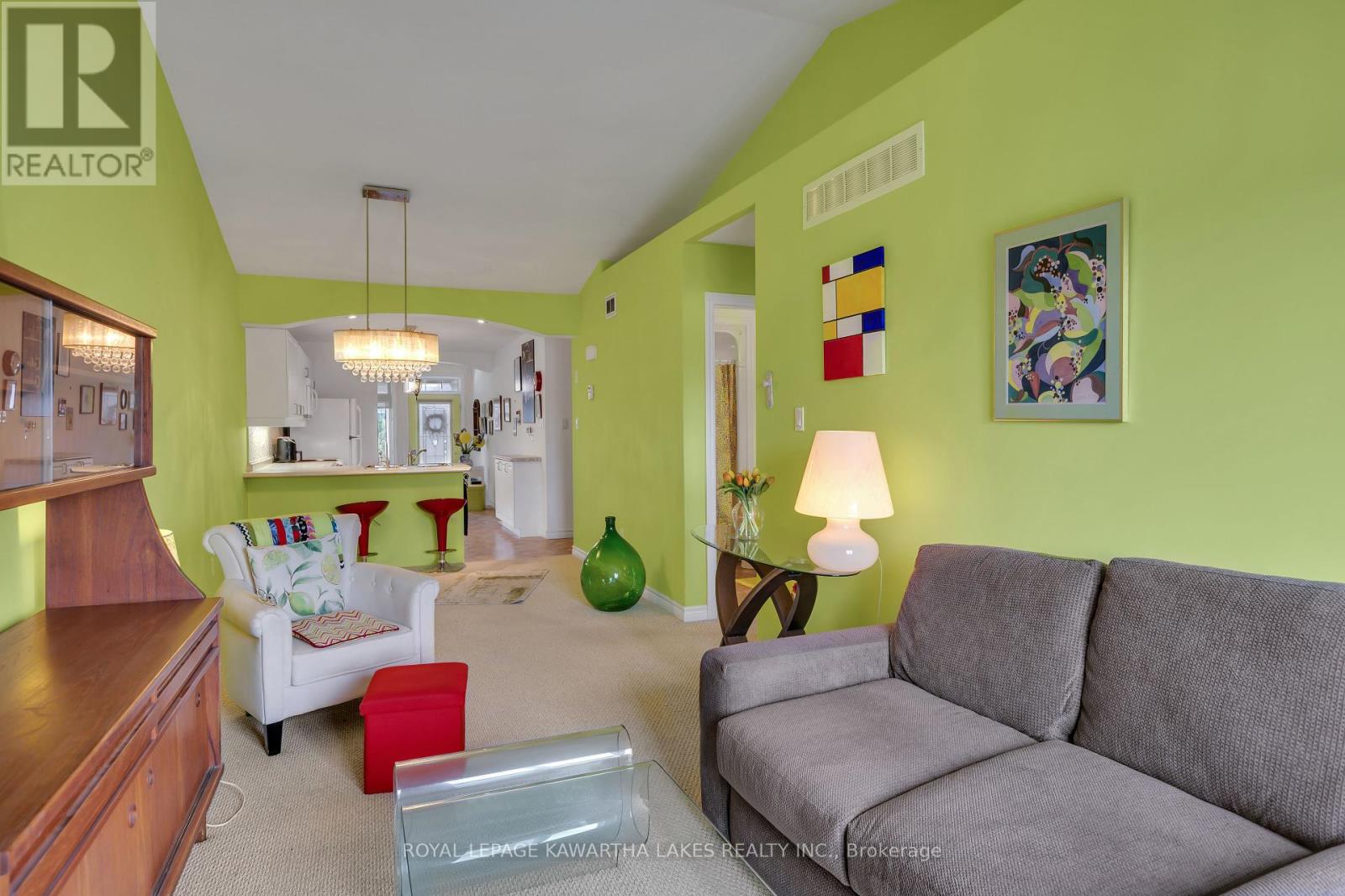 16 Chadwin Drive, Kawartha Lakes (Lindsay), Ontario  K9V 0E9 - Photo 18 - X12320145