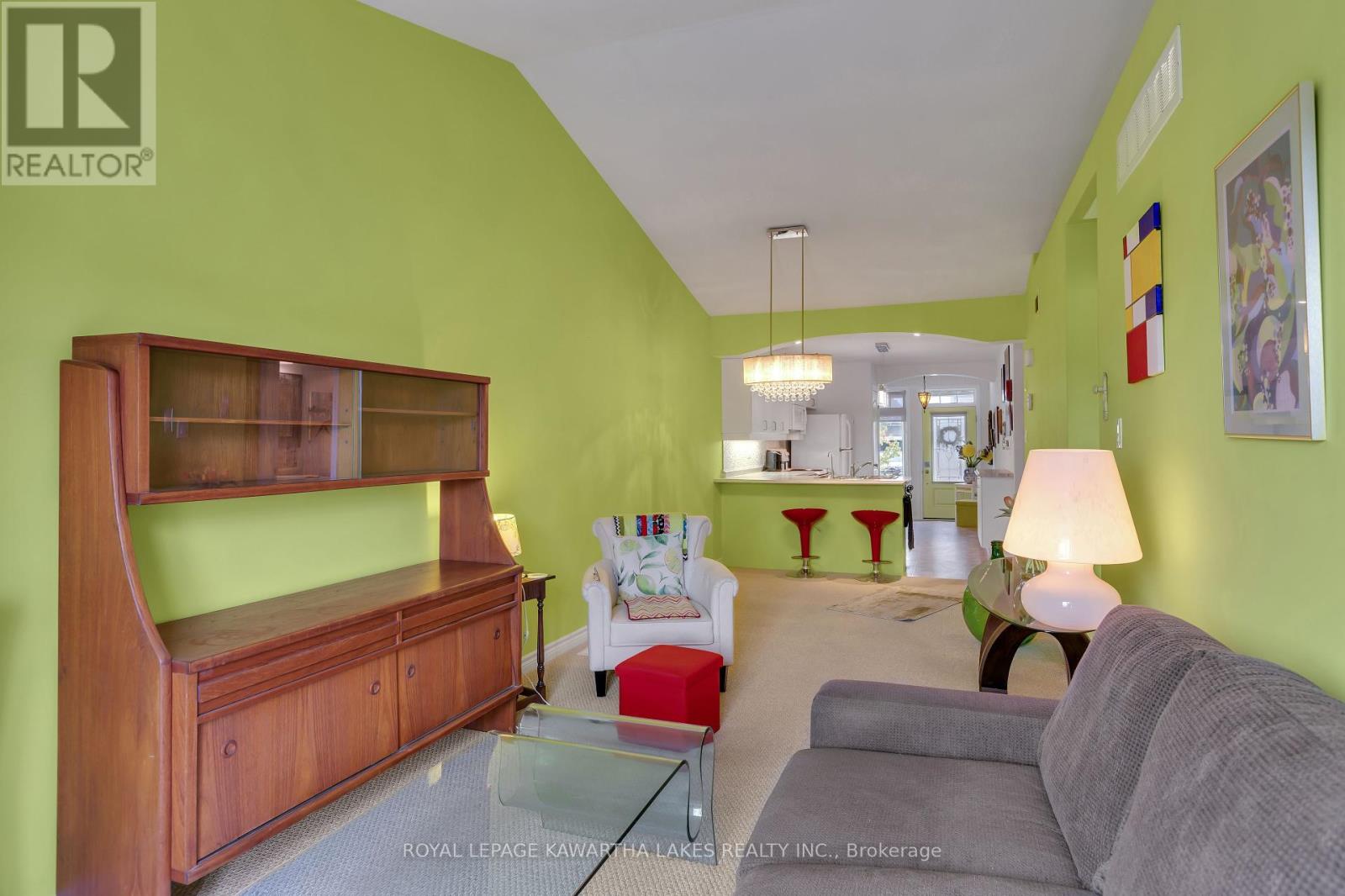 16 Chadwin Drive, Kawartha Lakes (Lindsay), Ontario  K9V 0E9 - Photo 19 - X12320145