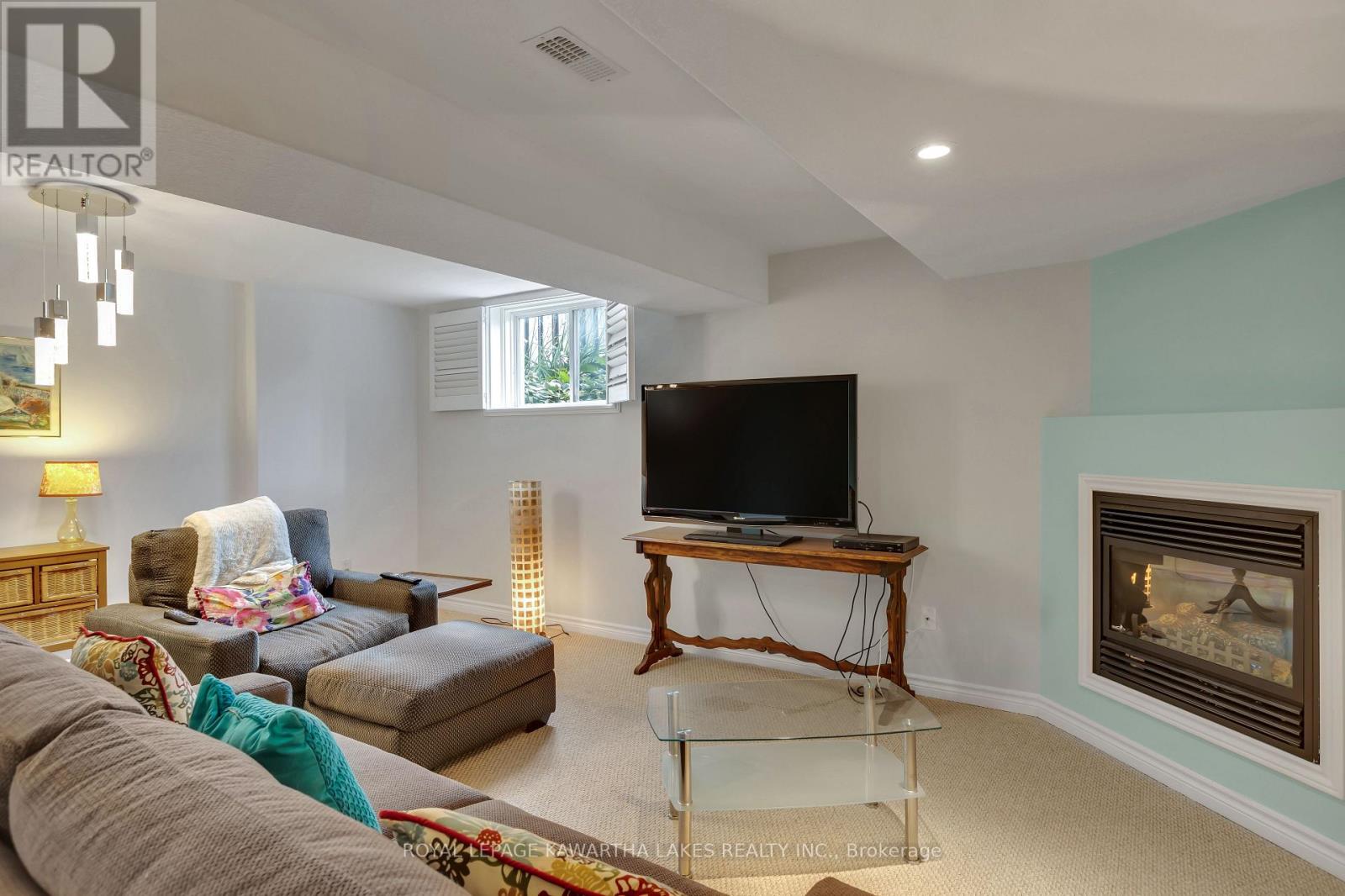 16 Chadwin Drive, Kawartha Lakes (Lindsay), Ontario  K9V 0E9 - Photo 32 - X12320145