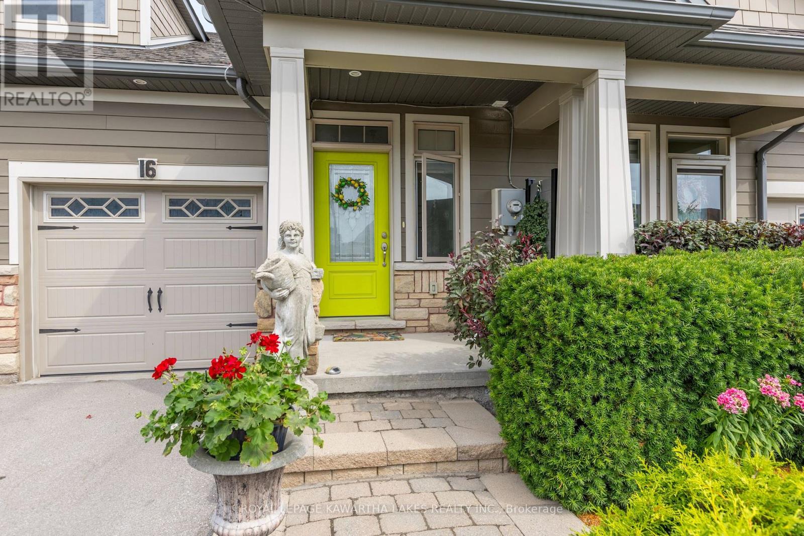 16 Chadwin Drive, Kawartha Lakes (Lindsay), Ontario  K9V 0E9 - Photo 4 - X12320145