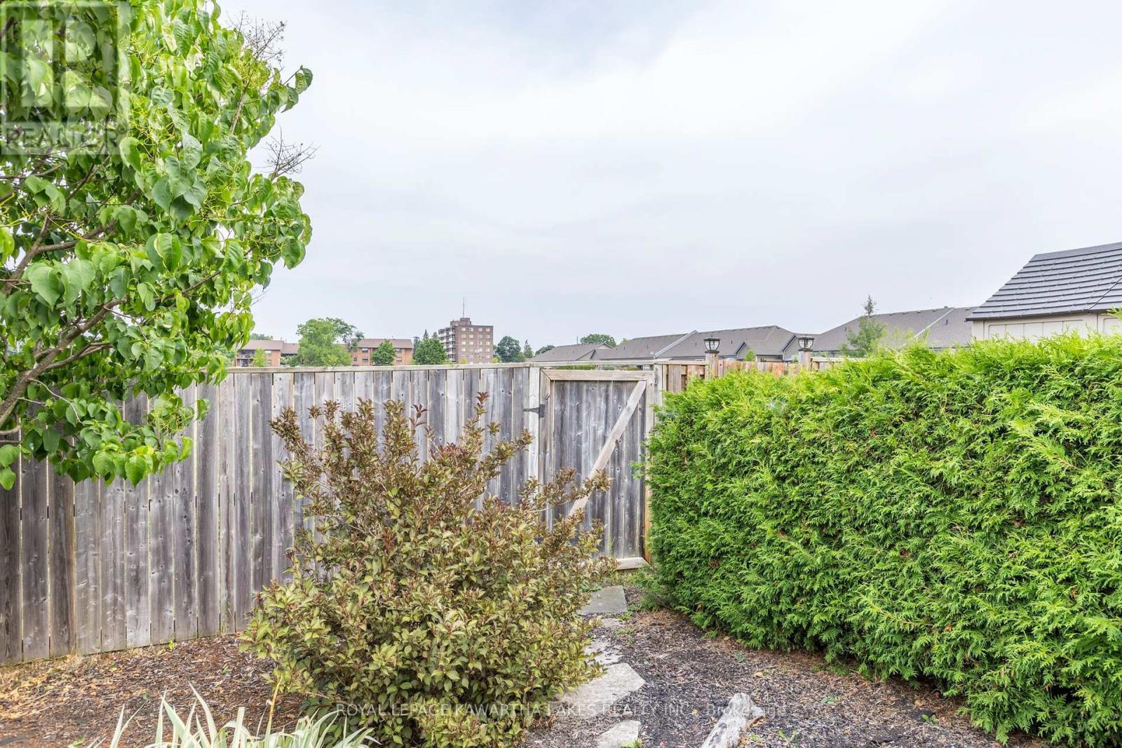 16 Chadwin Drive, Kawartha Lakes (Lindsay), Ontario  K9V 0E9 - Photo 42 - X12320145