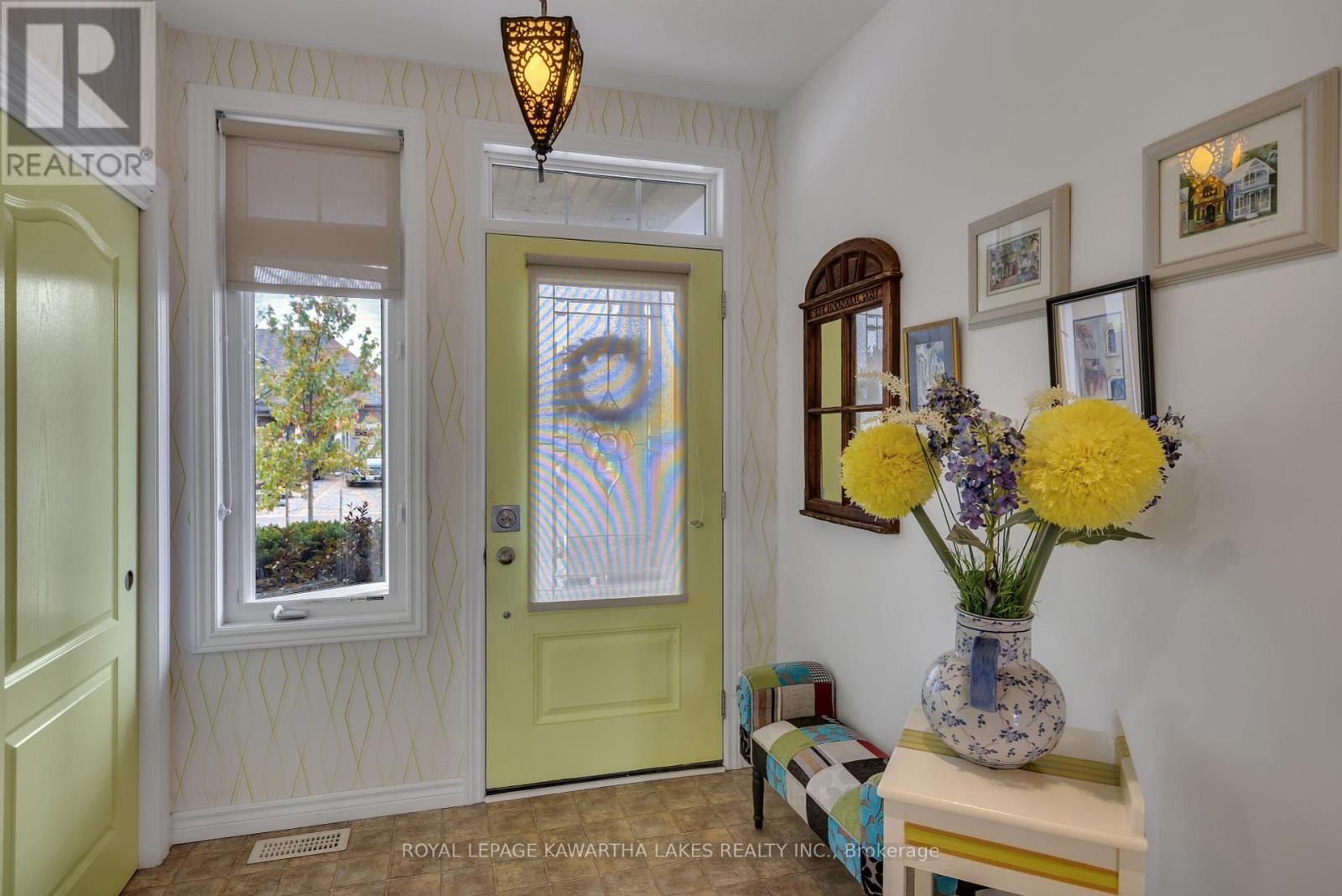 16 Chadwin Drive, Kawartha Lakes (Lindsay), Ontario  K9V 0E9 - Photo 6 - X12320145