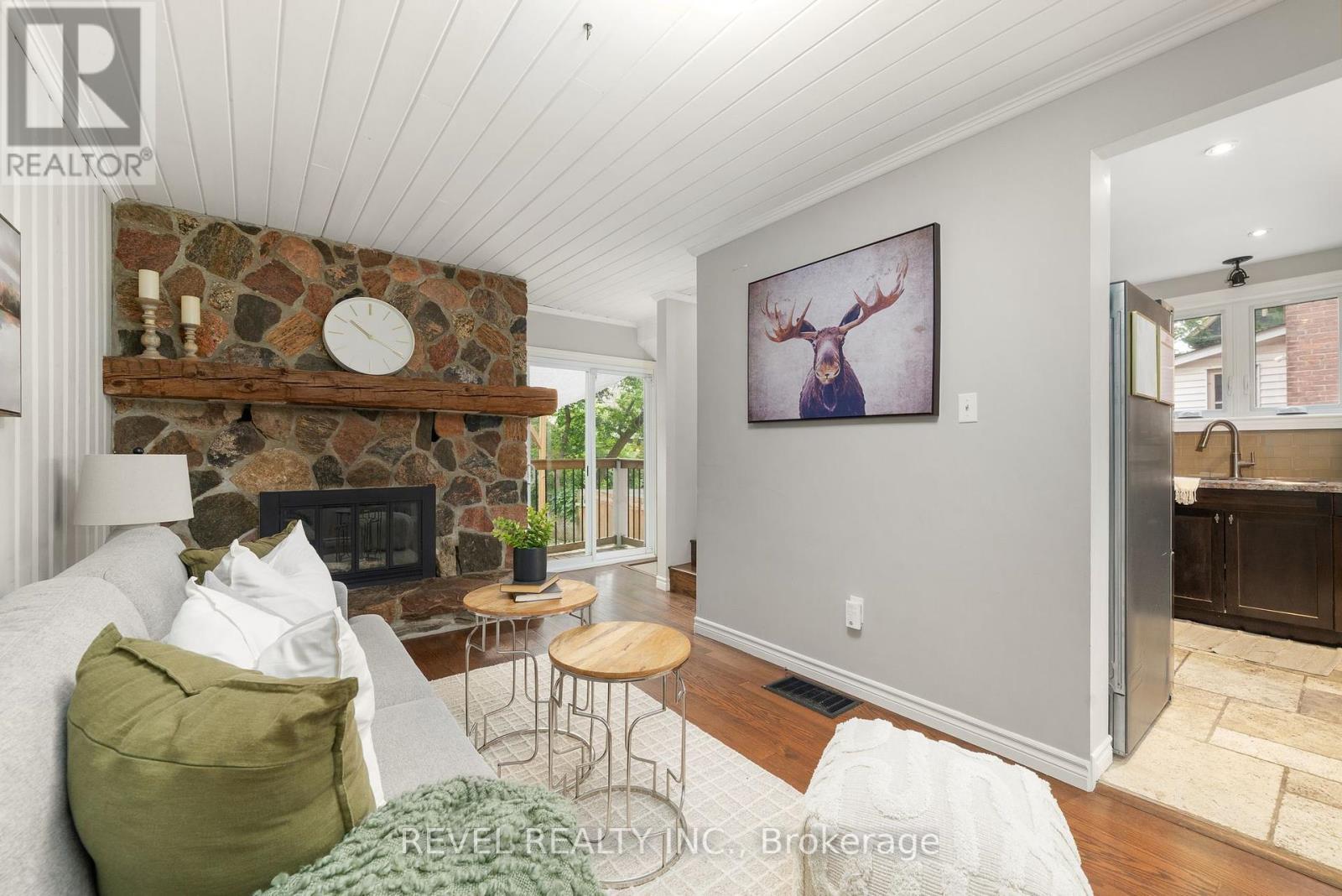 48 Cambridge Street N, Kawartha Lakes (Lindsay), Ontario  K9V 4C7 - Photo 11 - X12320222