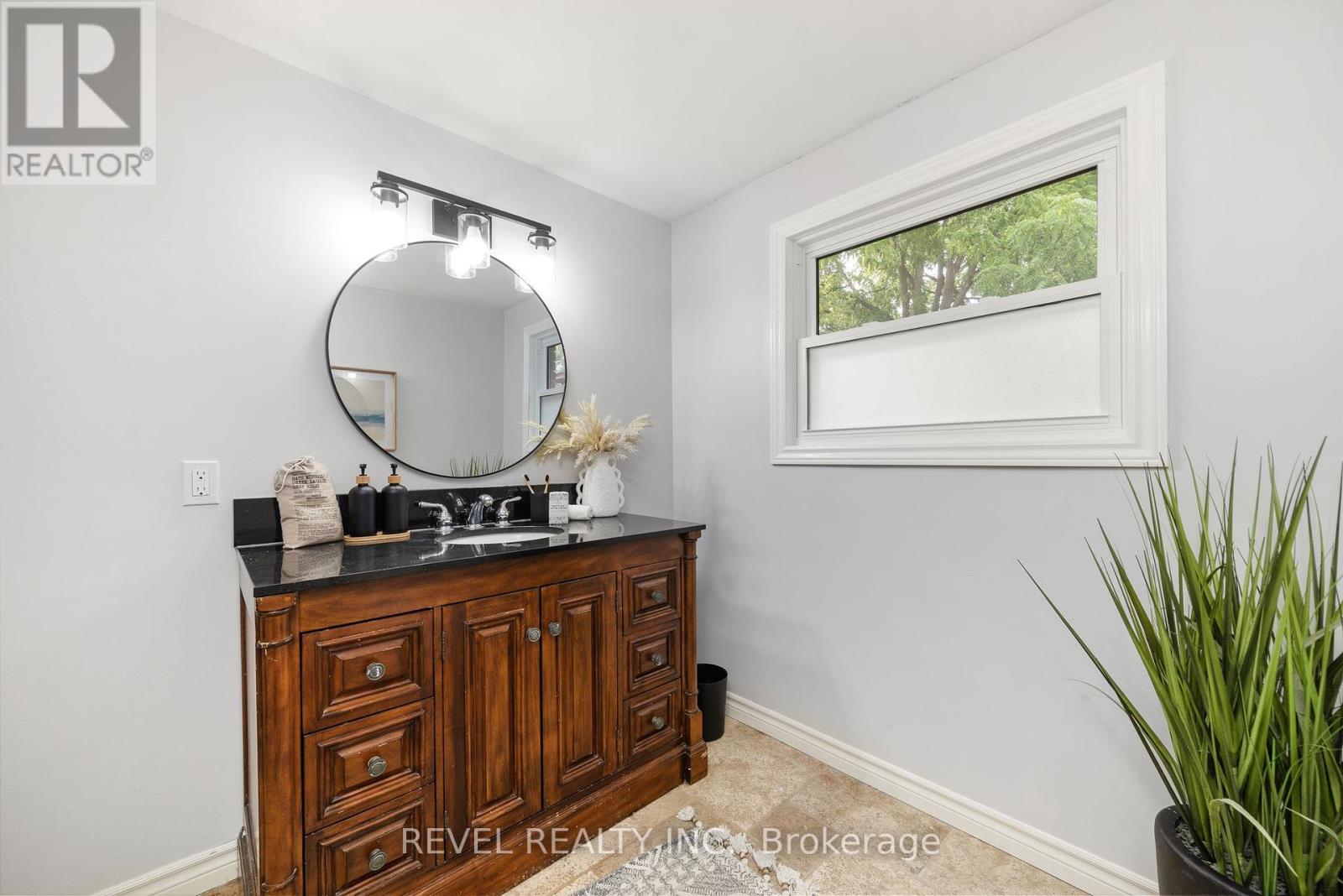 48 Cambridge Street N, Kawartha Lakes (Lindsay), Ontario  K9V 4C7 - Photo 23 - X12320222