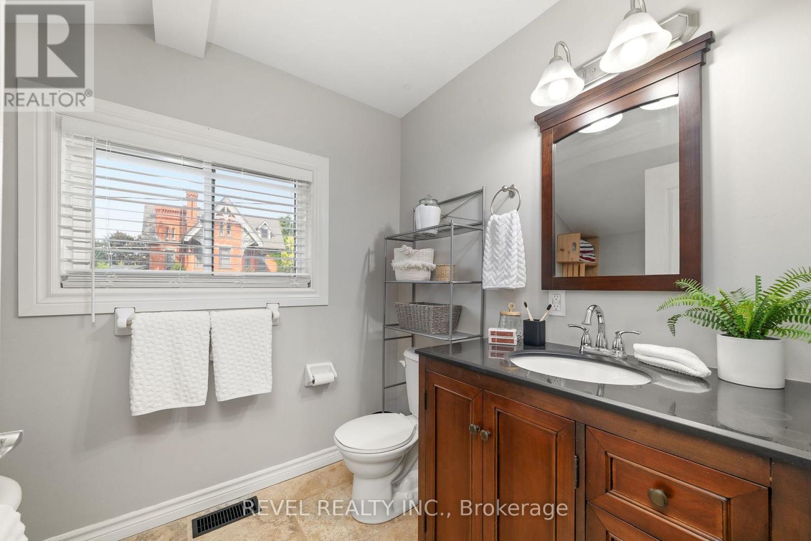 48 Cambridge Street N, Kawartha Lakes (Lindsay), Ontario  K9V 4C7 - Photo 28 - X12320222