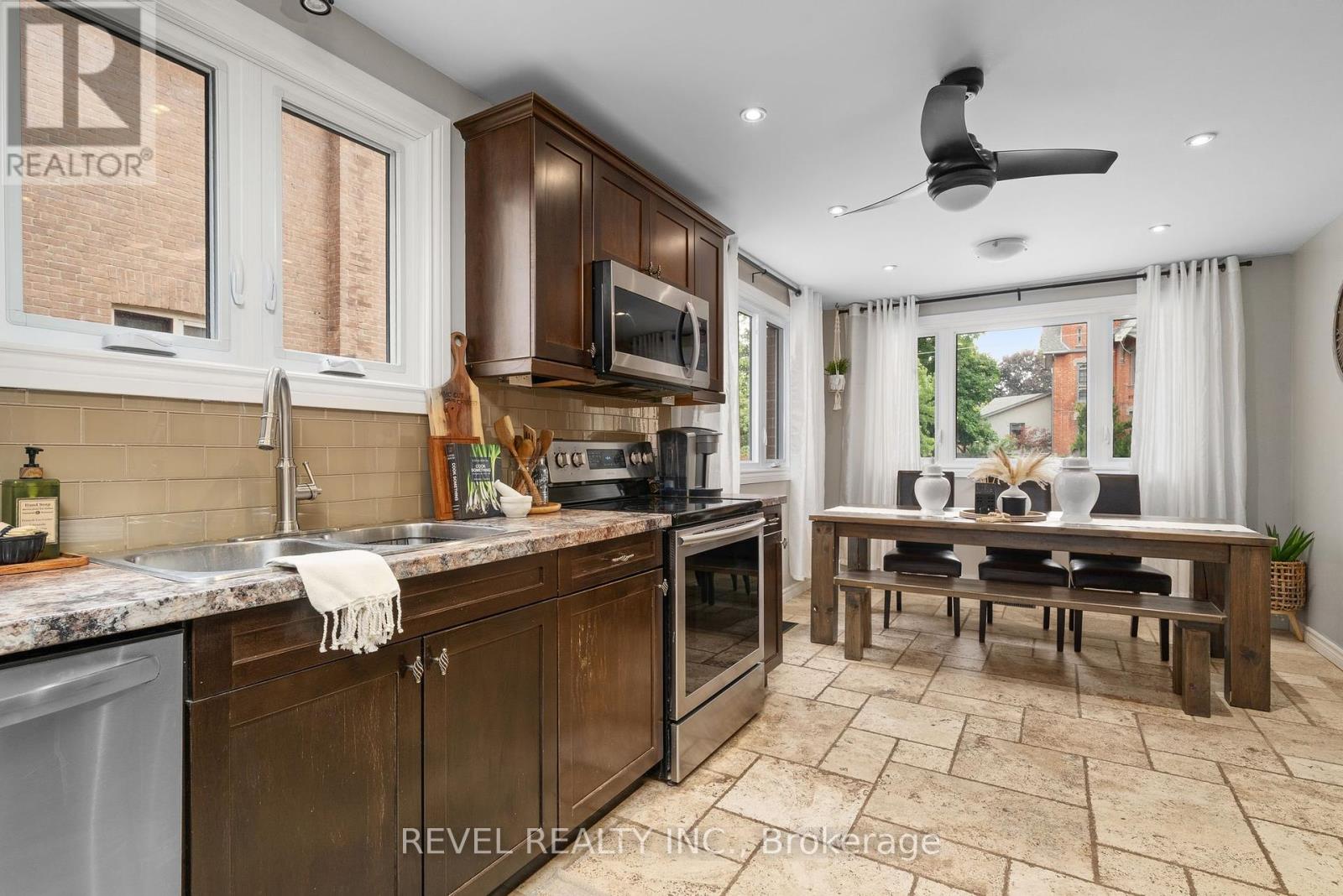 48 Cambridge Street N, Kawartha Lakes (Lindsay), Ontario  K9V 4C7 - Photo 6 - X12320222