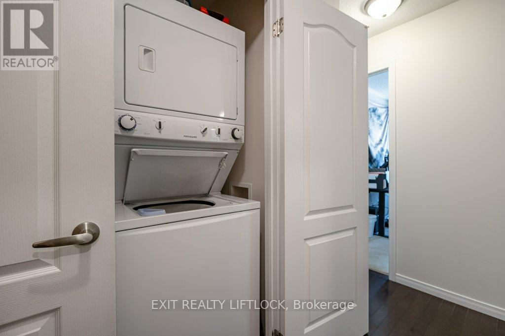 303 - 312 Spillsbury Drive, Peterborough West (South), Ontario  K9K 0B6 - Photo 14 - X12320336