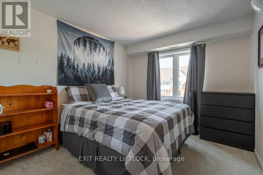 303 - 312 Spillsbury Drive, Peterborough West (South), Ontario  K9K 0B6 - Photo 9 - X12320336