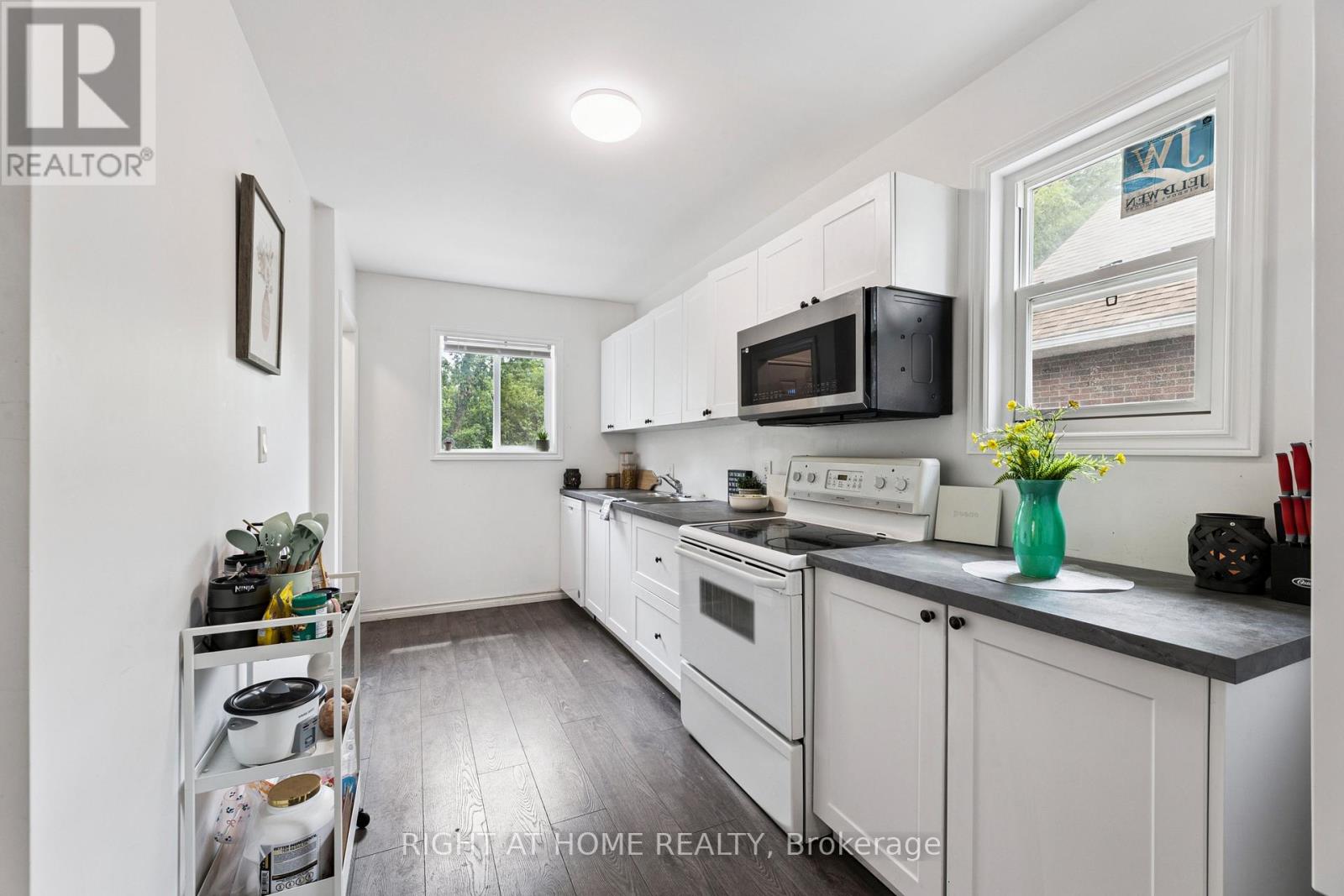 1310 Clonsilla Avenue, Peterborough Central (Old West End), Ontario  K9J 5Z2 - Photo 12 - X12321077
