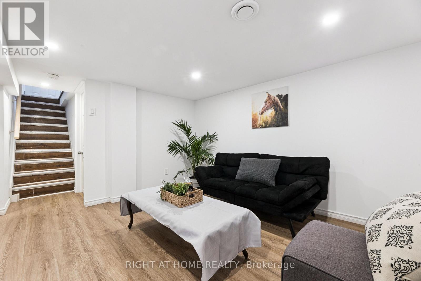 1310 Clonsilla Avenue, Peterborough Central (Old West End), Ontario  K9J 5Z2 - Photo 17 - X12321077