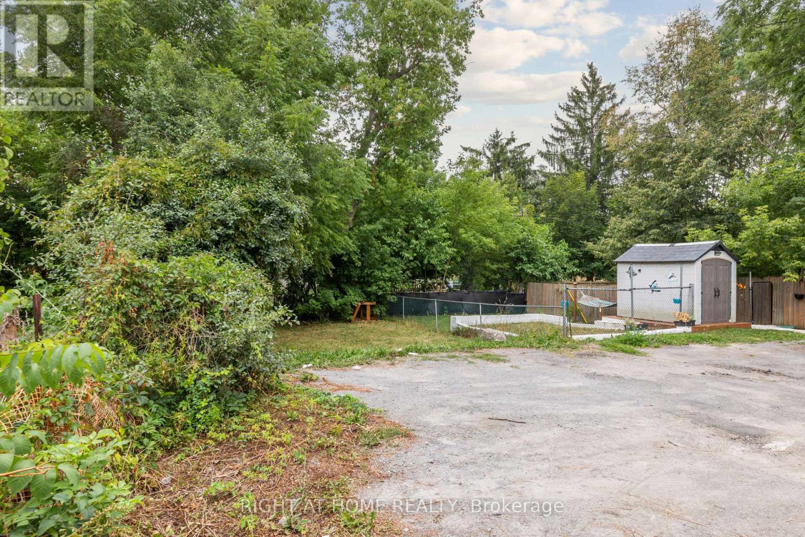 1310 Clonsilla Avenue, Peterborough Central (Old West End), Ontario  K9J 5Z2 - Photo 21 - X12321077