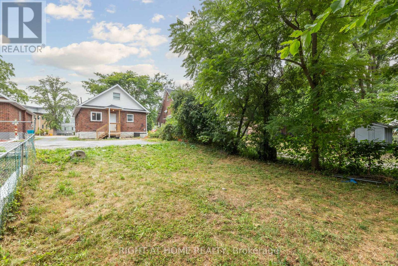 1310 Clonsilla Avenue, Peterborough Central (Old West End), Ontario  K9J 5Z2 - Photo 22 - X12321077