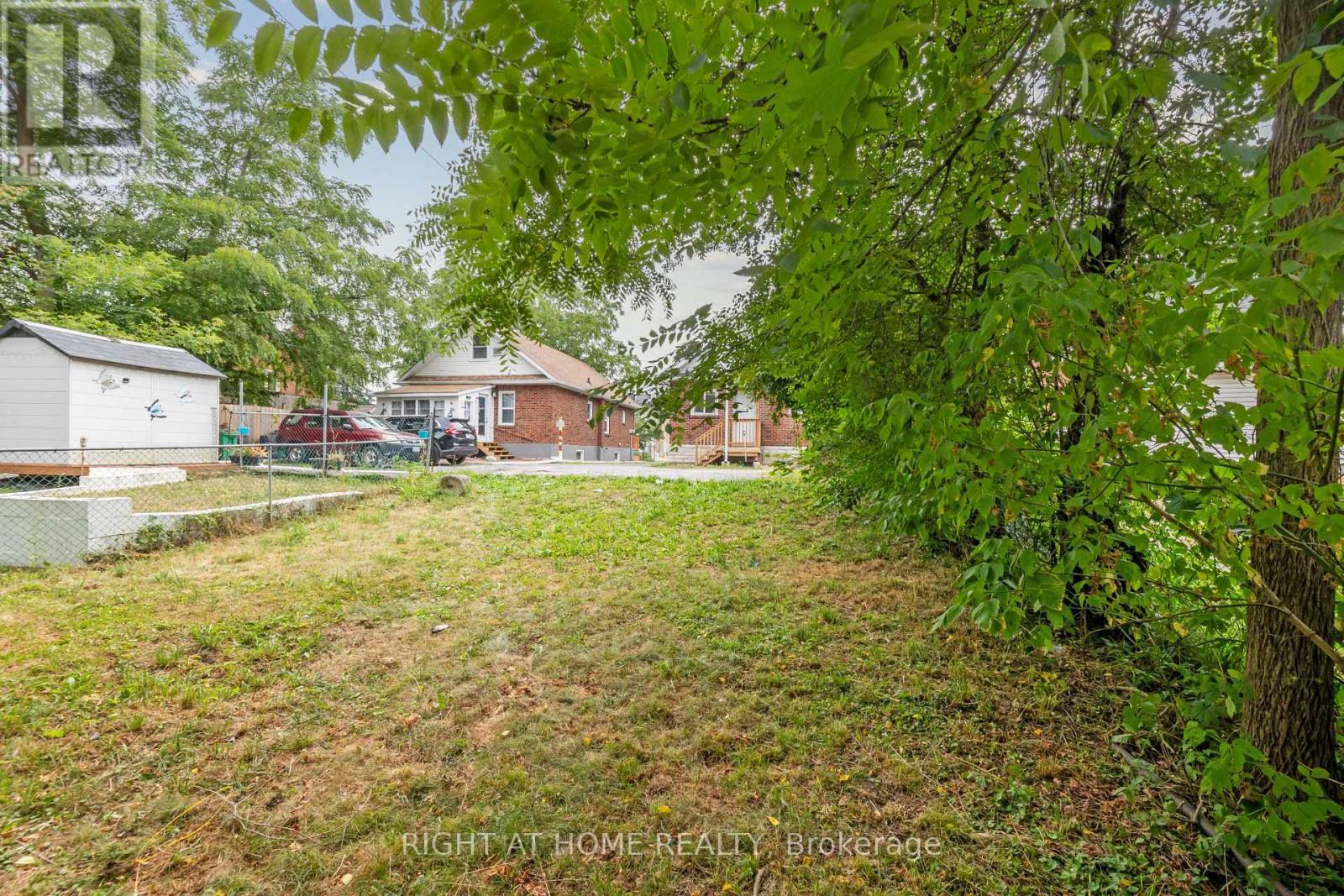 1310 Clonsilla Avenue, Peterborough Central (Old West End), Ontario  K9J 5Z2 - Photo 23 - X12321077