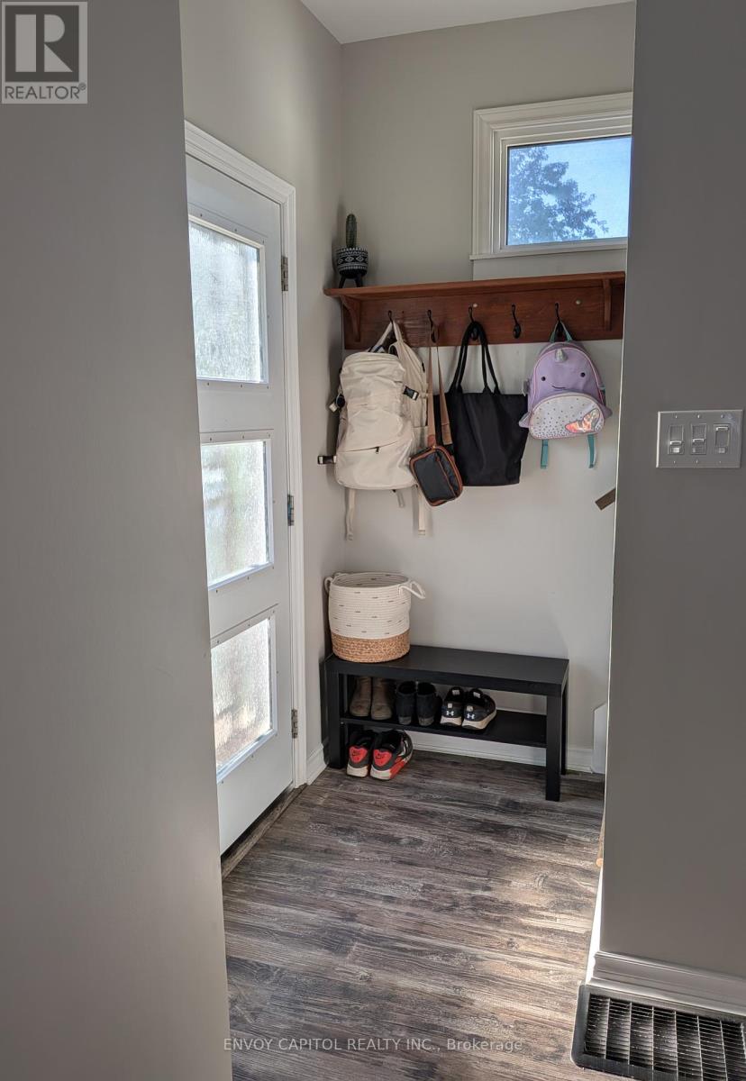 61 Simcoe Street, Kawartha Lakes (Lindsay), Ontario  K9V 2G9 - Photo 11 - X12321221