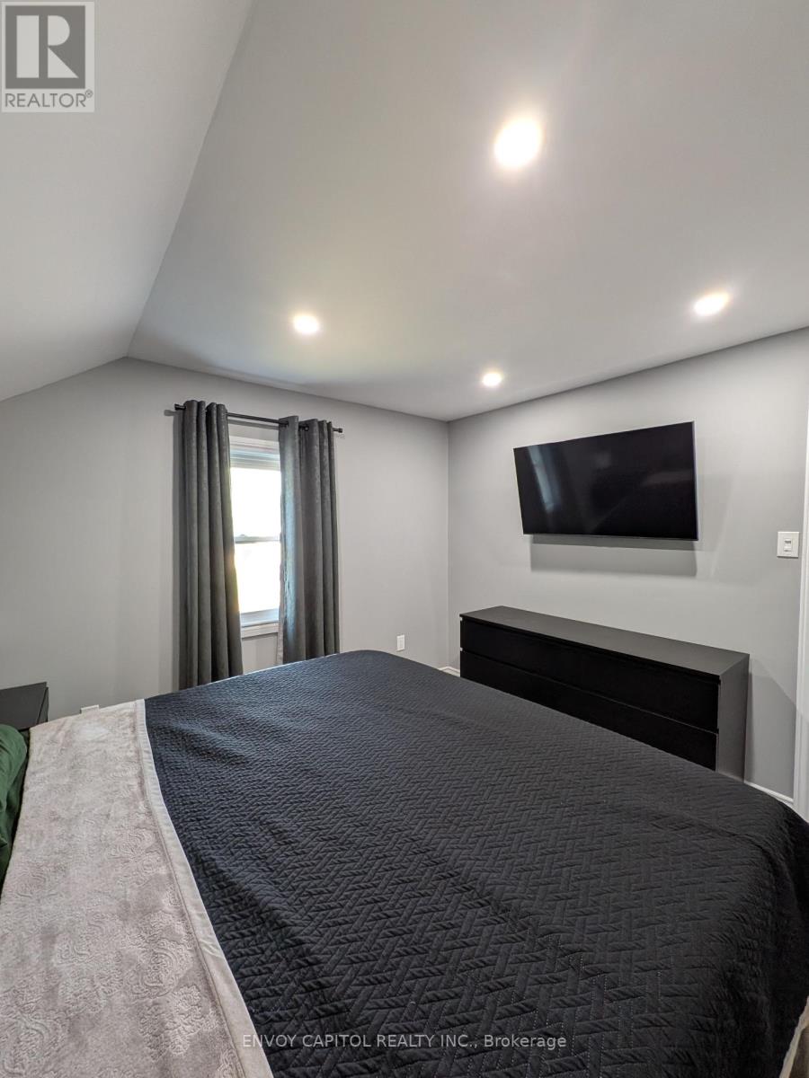 61 Simcoe Street, Kawartha Lakes (Lindsay), Ontario  K9V 2G9 - Photo 16 - X12321221