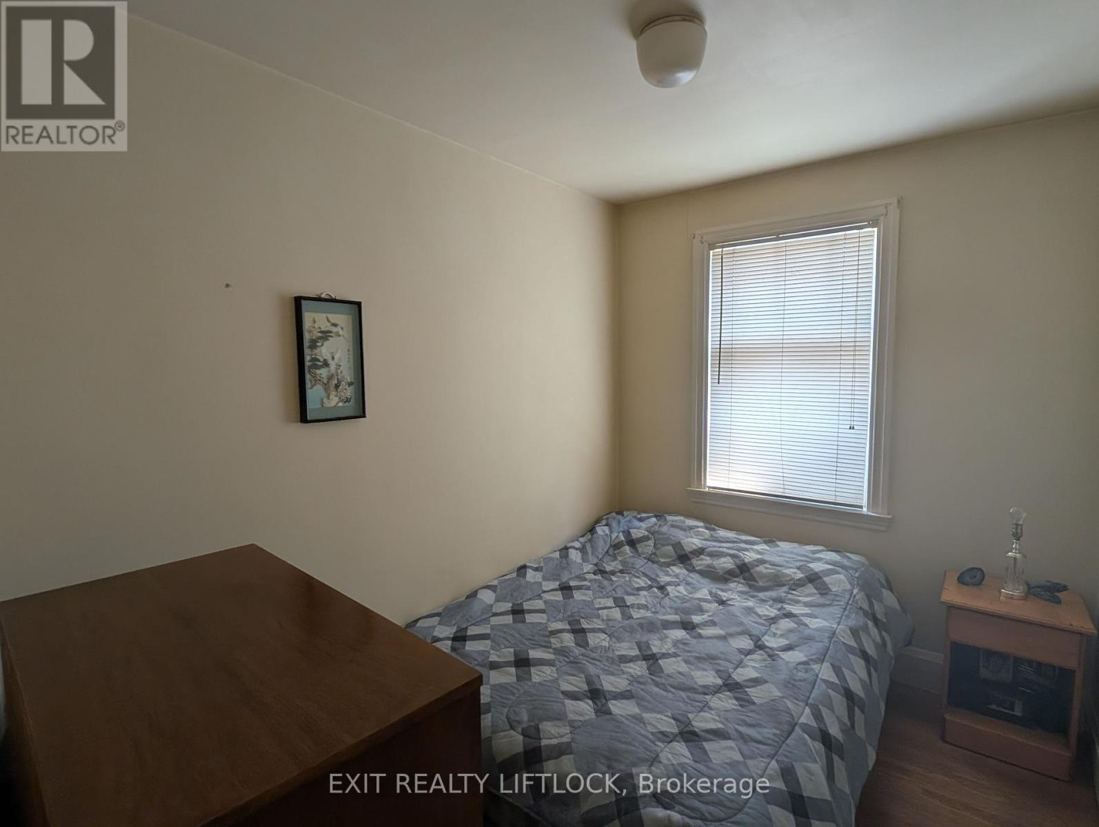 590 Mccannan Avenue, Peterborough Central (South), Ontario  K9J 4J6 - Photo 10 - X12321283