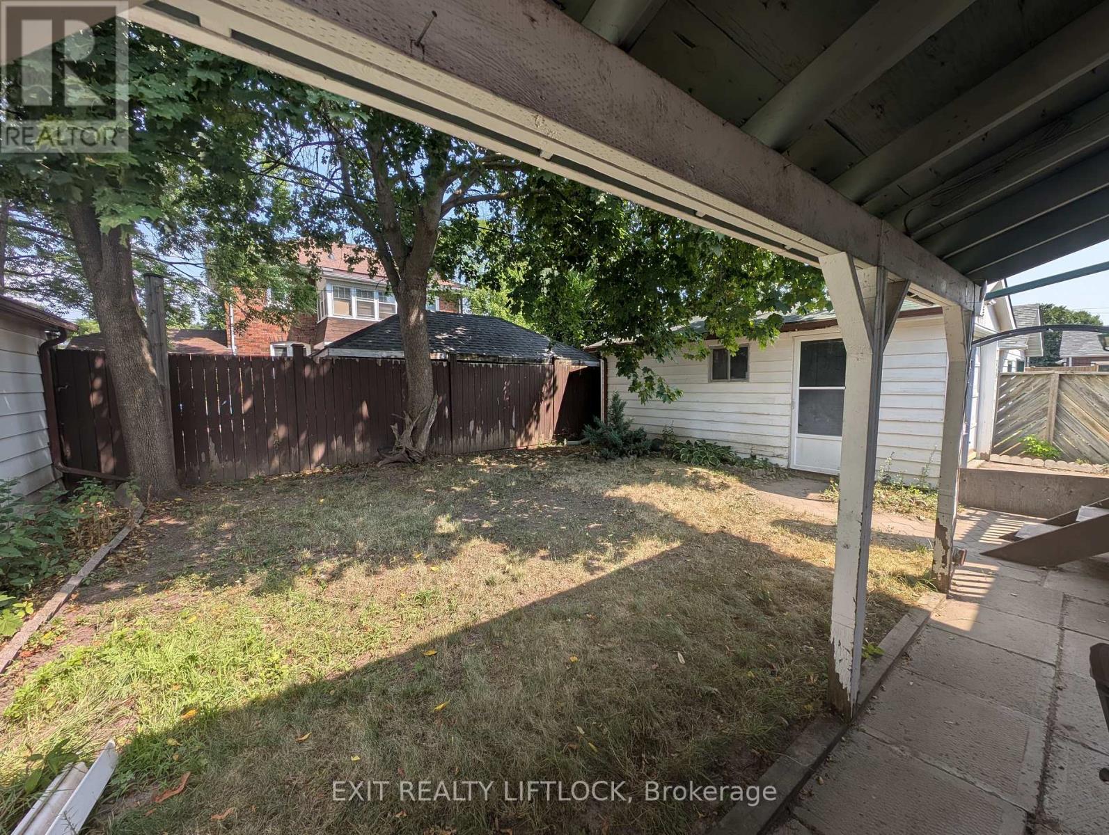 590 Mccannan Avenue, Peterborough Central (South), Ontario  K9J 4J6 - Photo 2 - X12321283