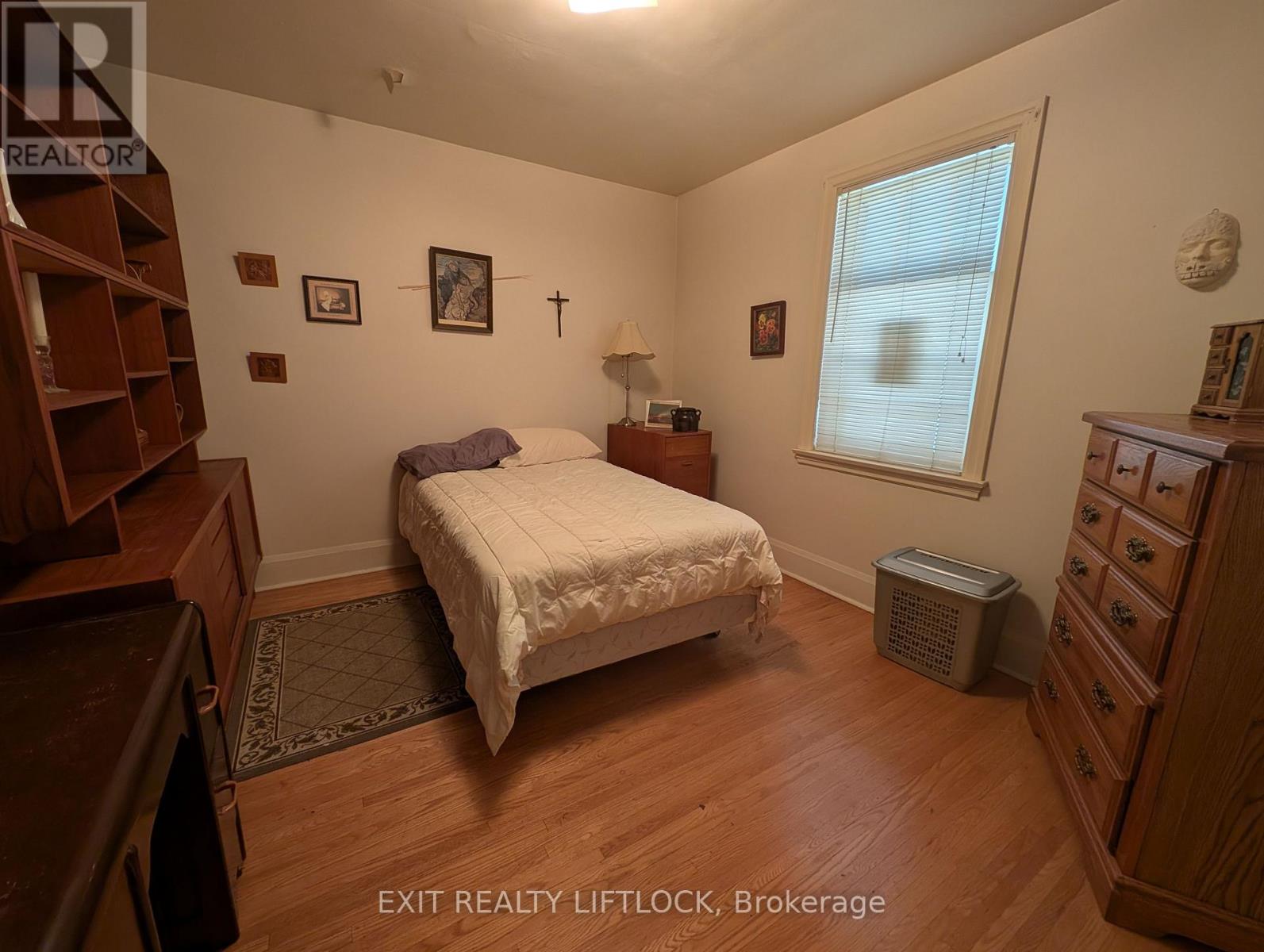 590 Mccannan Avenue, Peterborough Central (South), Ontario  K9J 4J6 - Photo 7 - X12321283