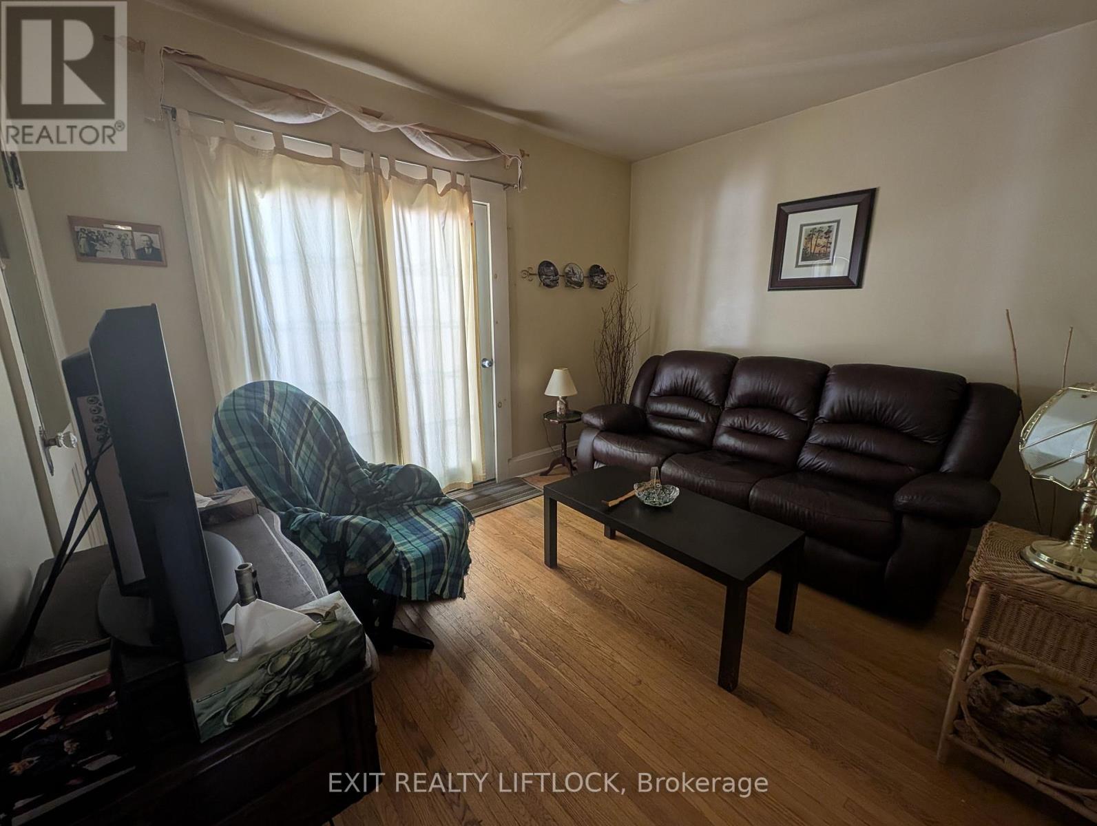 590 Mccannan Avenue, Peterborough Central (South), Ontario  K9J 4J6 - Photo 8 - X12321283