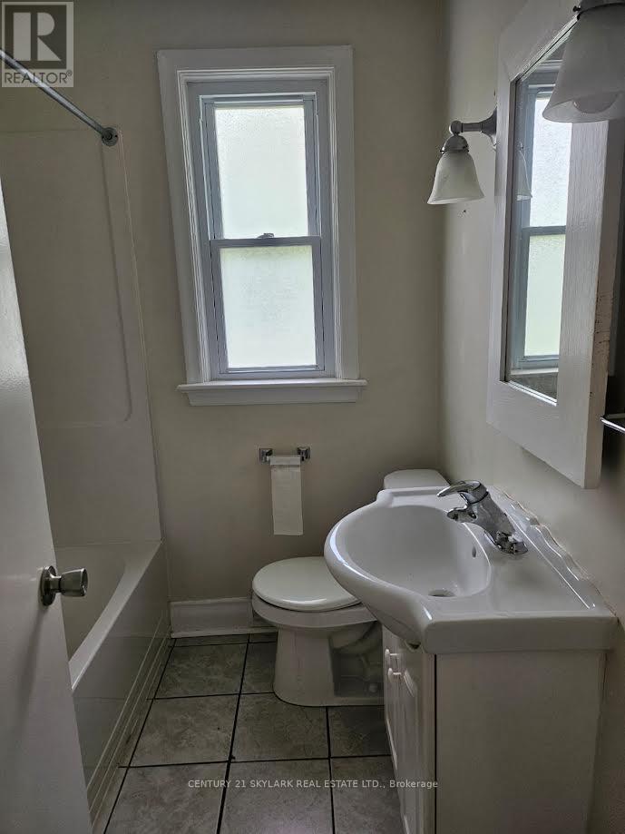 866 Armour Road, Peterborough East (North), Ontario  K9H 2A2 - Photo 9 - X12321737