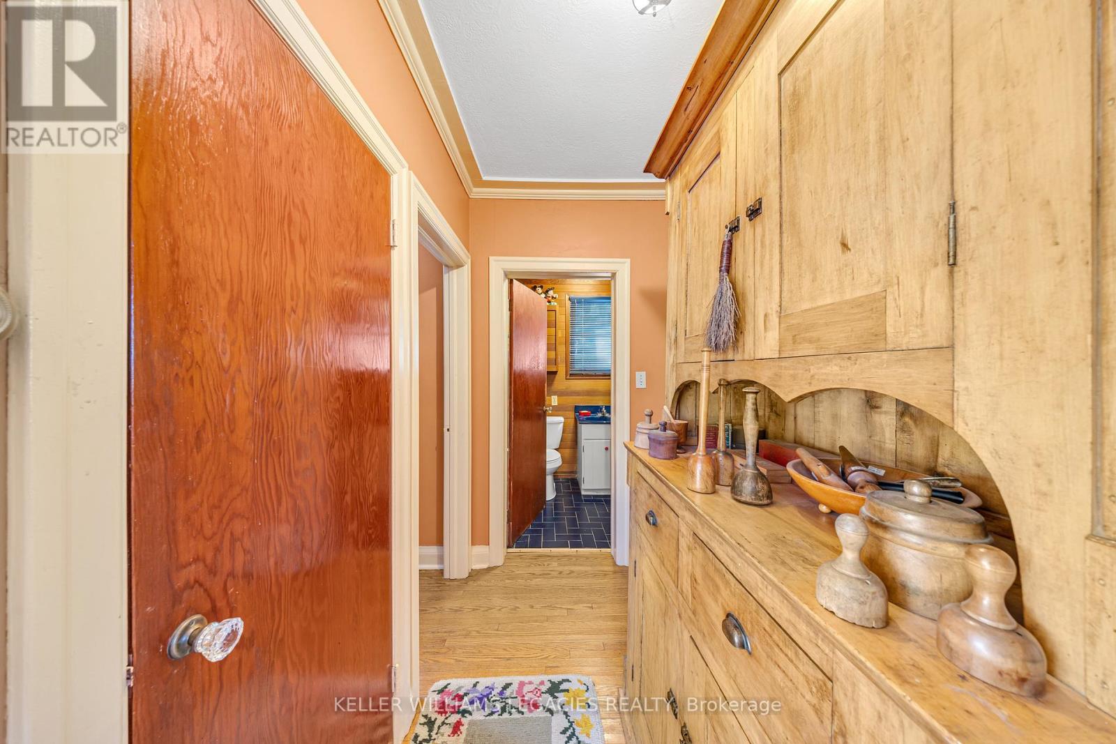 688 Aylmer Street N, Peterborough North (South), Ontario  K9H 3X6 - Photo 9 - X12322072