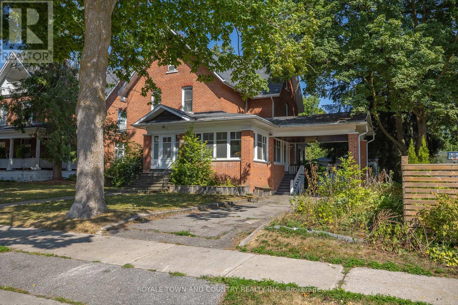 68 Peel Street, Kawartha Lakes (Lindsay), Ontario  K9V 3M5 - Photo 2 - X12323620