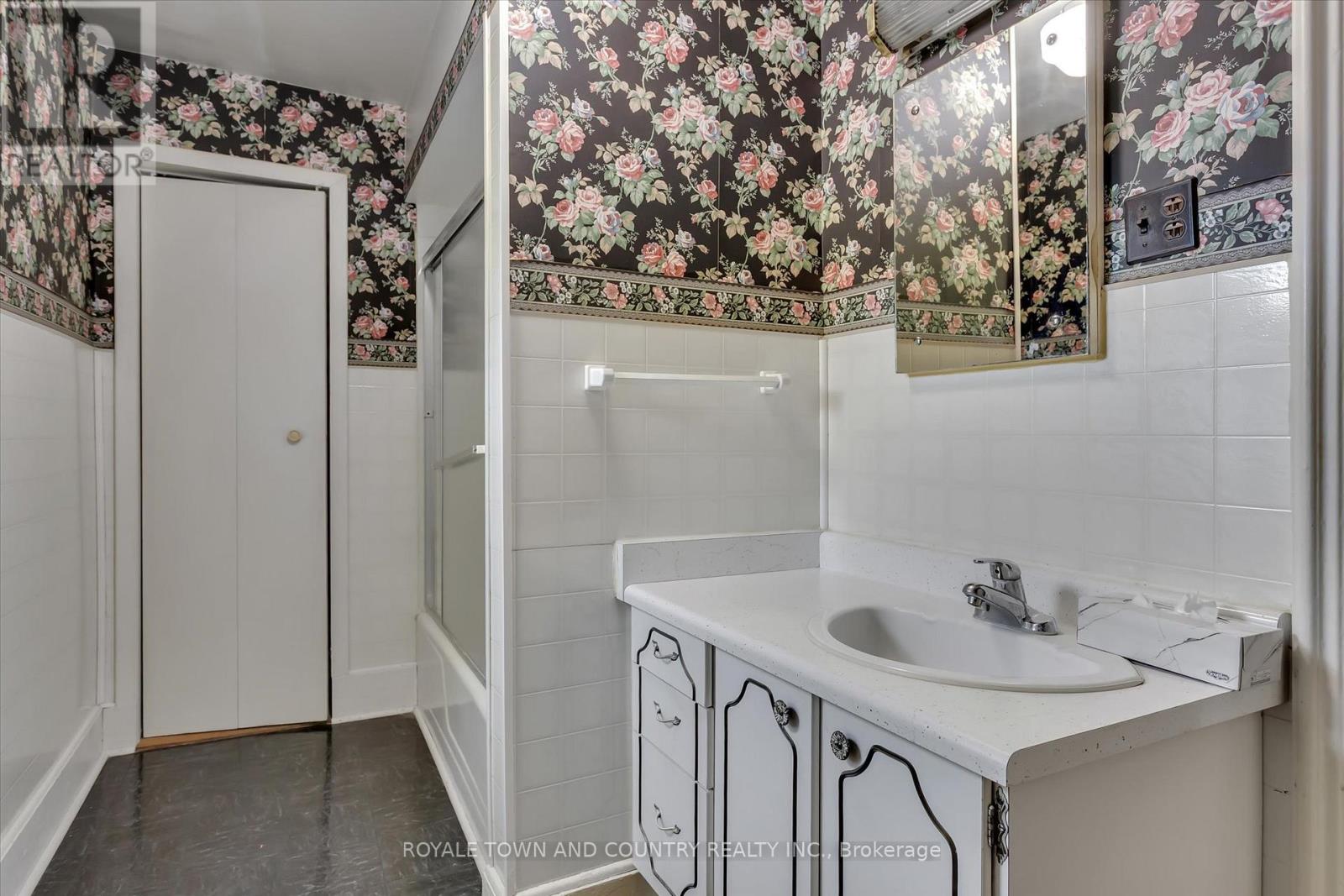 68 Peel Street, Kawartha Lakes (Lindsay), Ontario  K9V 3M5 - Photo 27 - X12323620