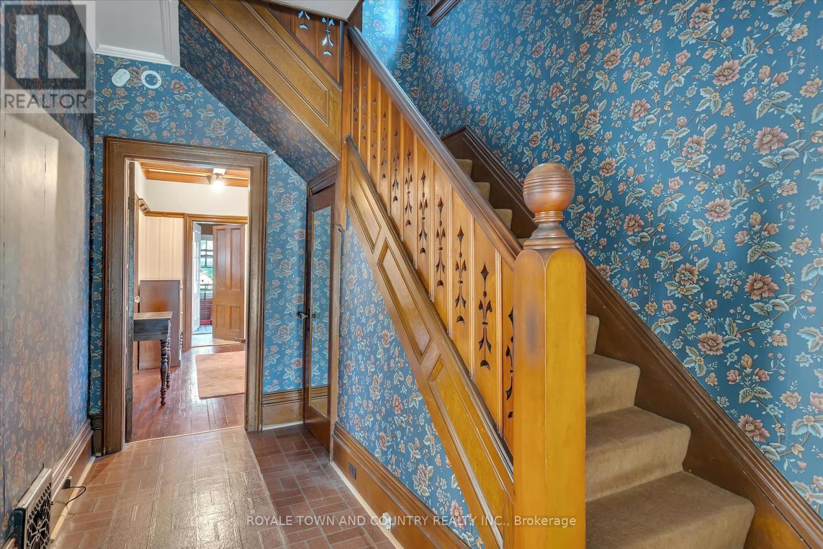 68 Peel Street, Kawartha Lakes (Lindsay), Ontario  K9V 3M5 - Photo 5 - X12323620