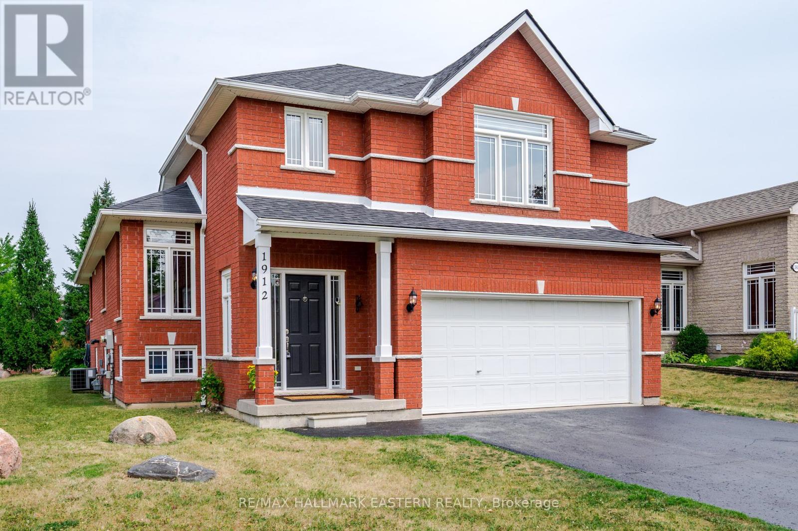 1912 GILES AVENUE, peterborough west (north), Ontario