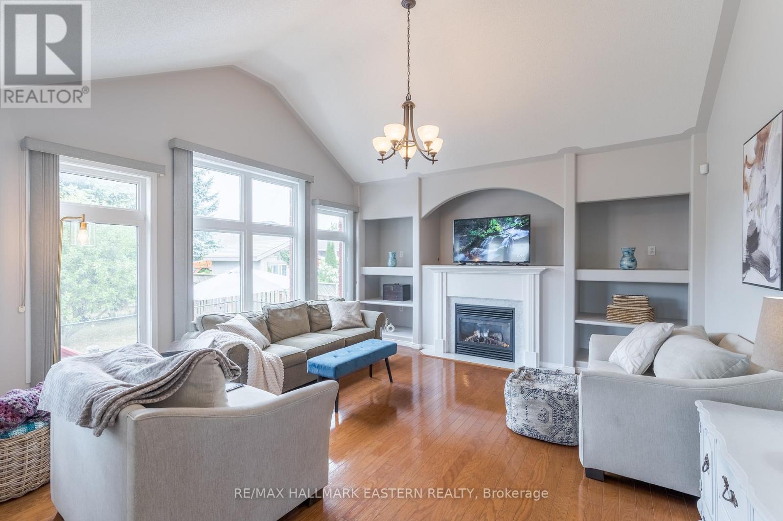 1912 Giles Avenue, Peterborough West (North), Ontario  K9K 2P3 - Photo 17 - X12323654
