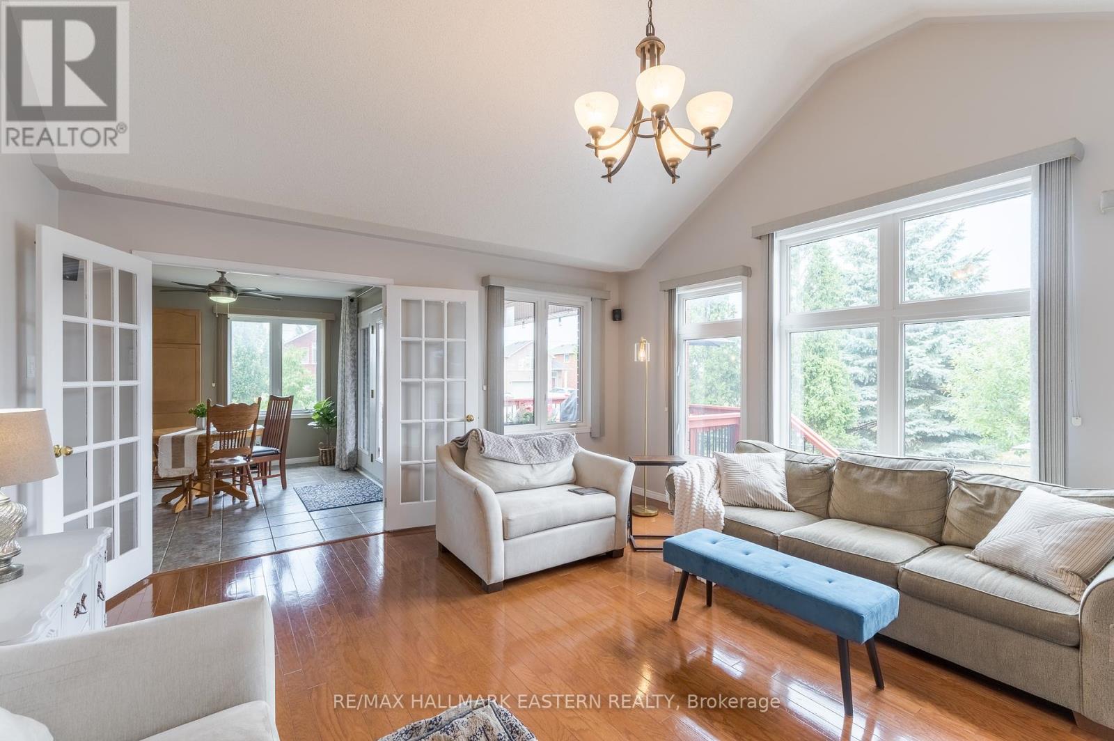 1912 Giles Avenue, Peterborough West (North), Ontario  K9K 2P3 - Photo 20 - X12323654