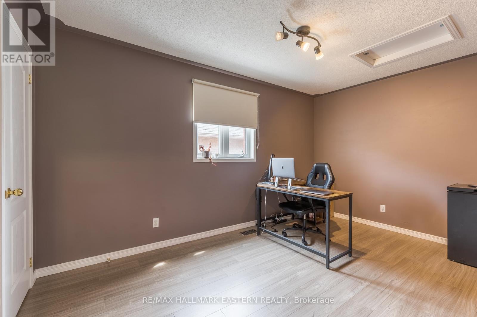 1912 Giles Avenue, Peterborough West (North), Ontario  K9K 2P3 - Photo 24 - X12323654