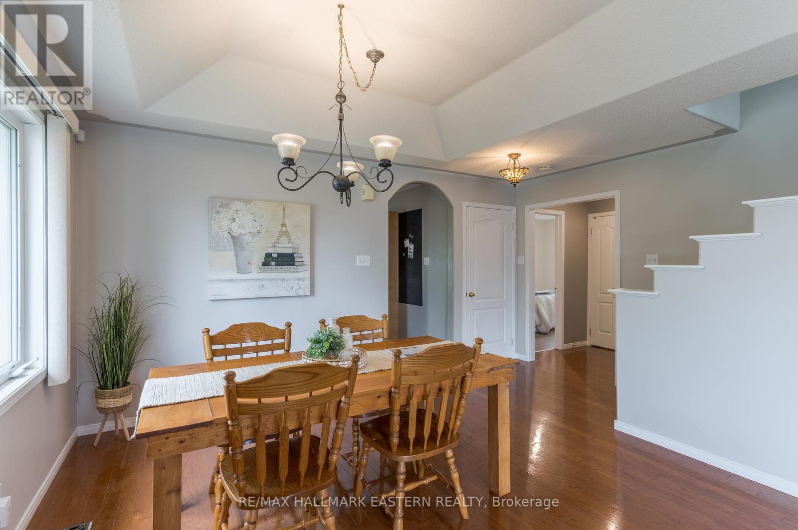 1912 Giles Avenue, Peterborough West (North), Ontario  K9K 2P3 - Photo 9 - X12323654