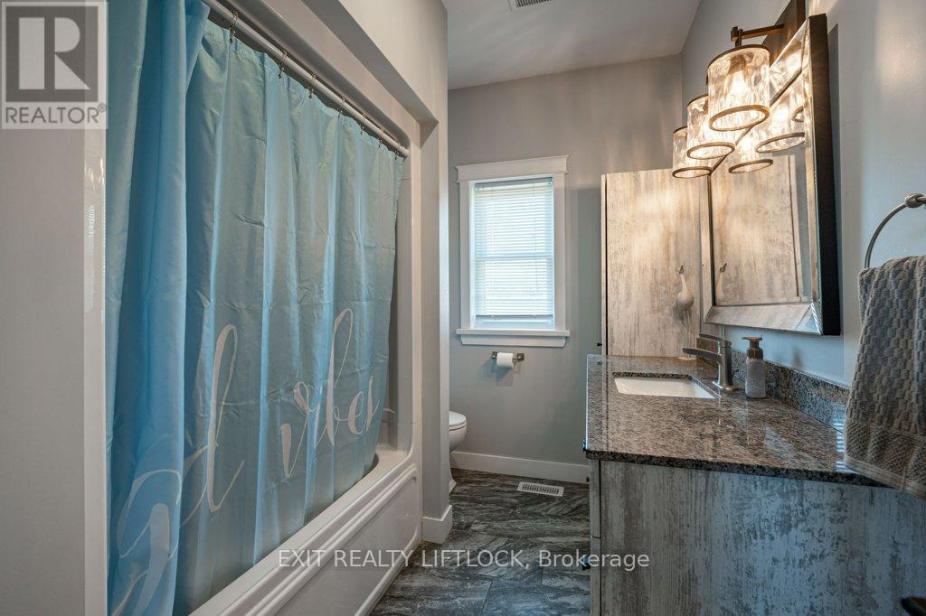 2425 Old Norwood Road, Otonabee-South Monaghan, Ontario  K9J 0G6 - Photo 16 - X12323678