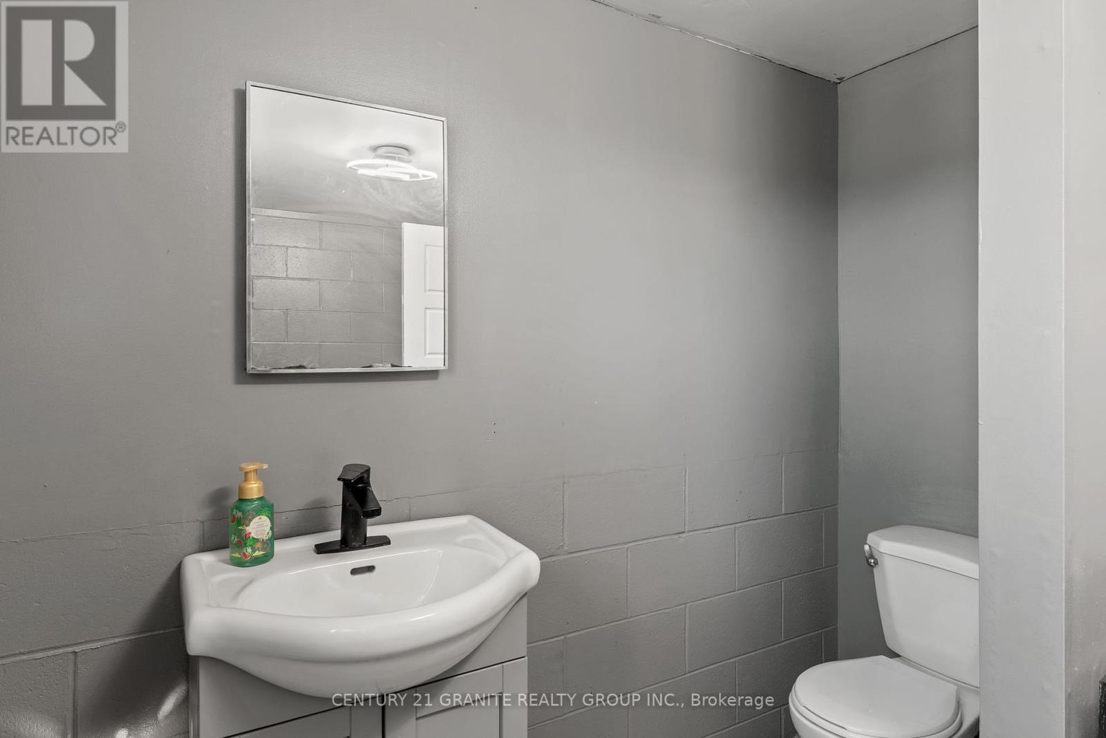 27195 Hwy 62 Highway, Bancroft (Dungannon Ward), Ontario  K0L 1C0 - Photo 15 - X12323963