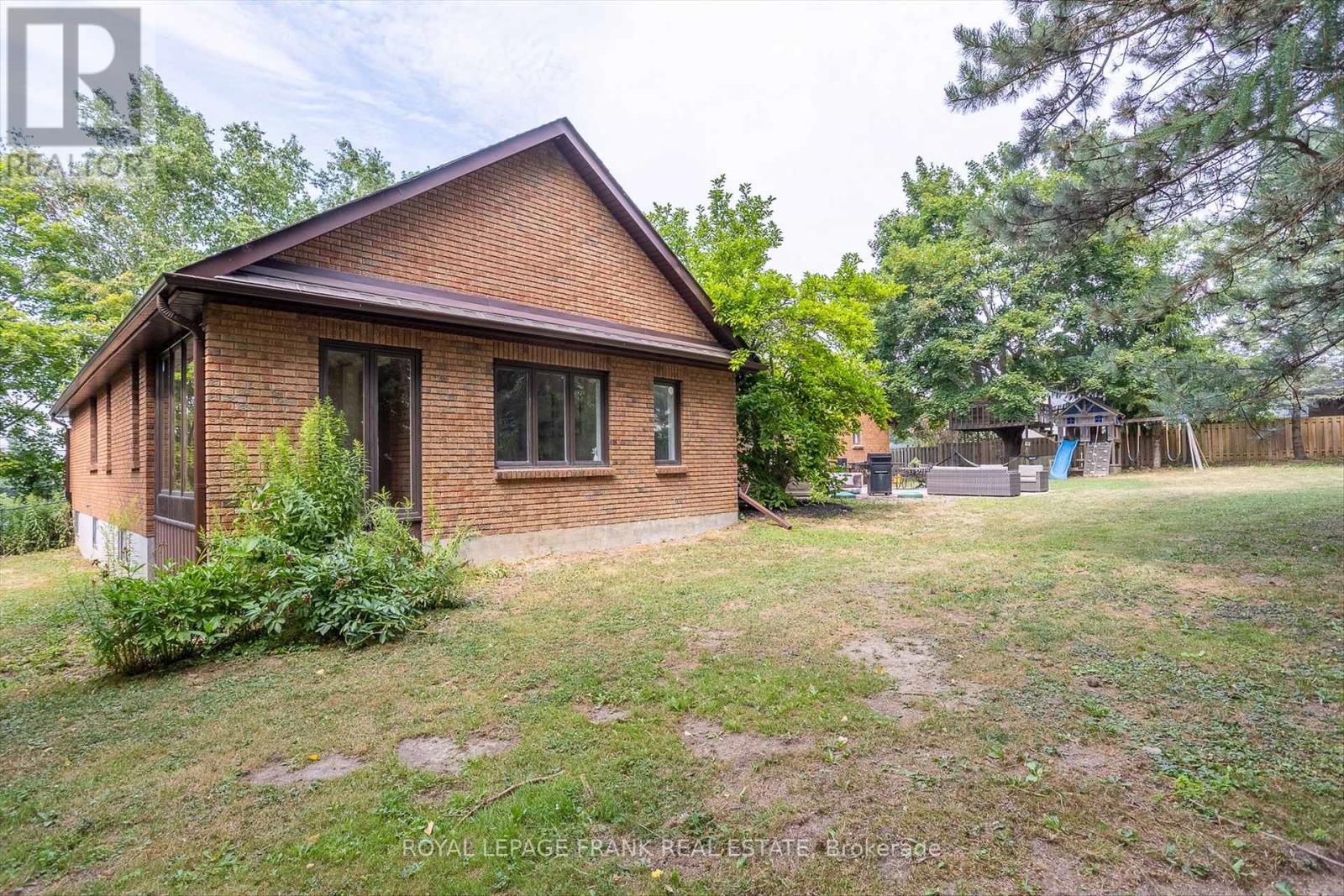 1887 Campbell Avenue, Cavan Monaghan (Cavan-Monaghan), Ontario  K9J 0E5 - Photo 40 - X12324081