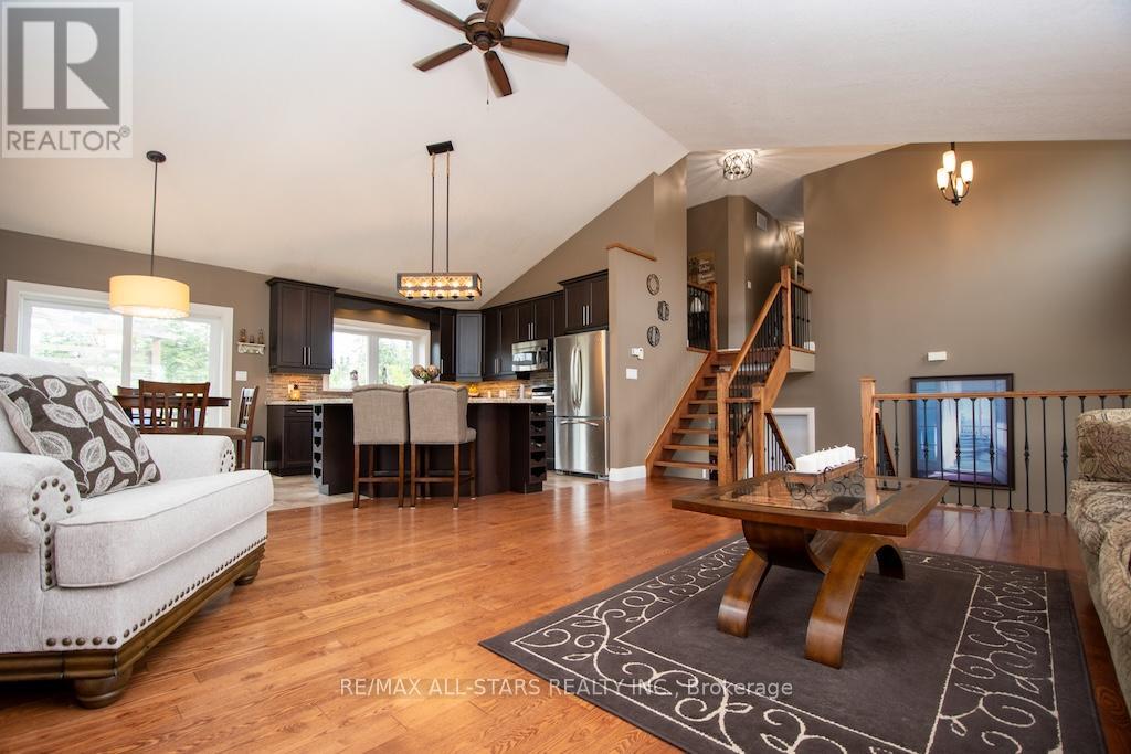 15 Rustlewood Avenue, Kawartha Lakes (Manvers), Ontario  L0A 1A0 - Photo 10 - X12324095