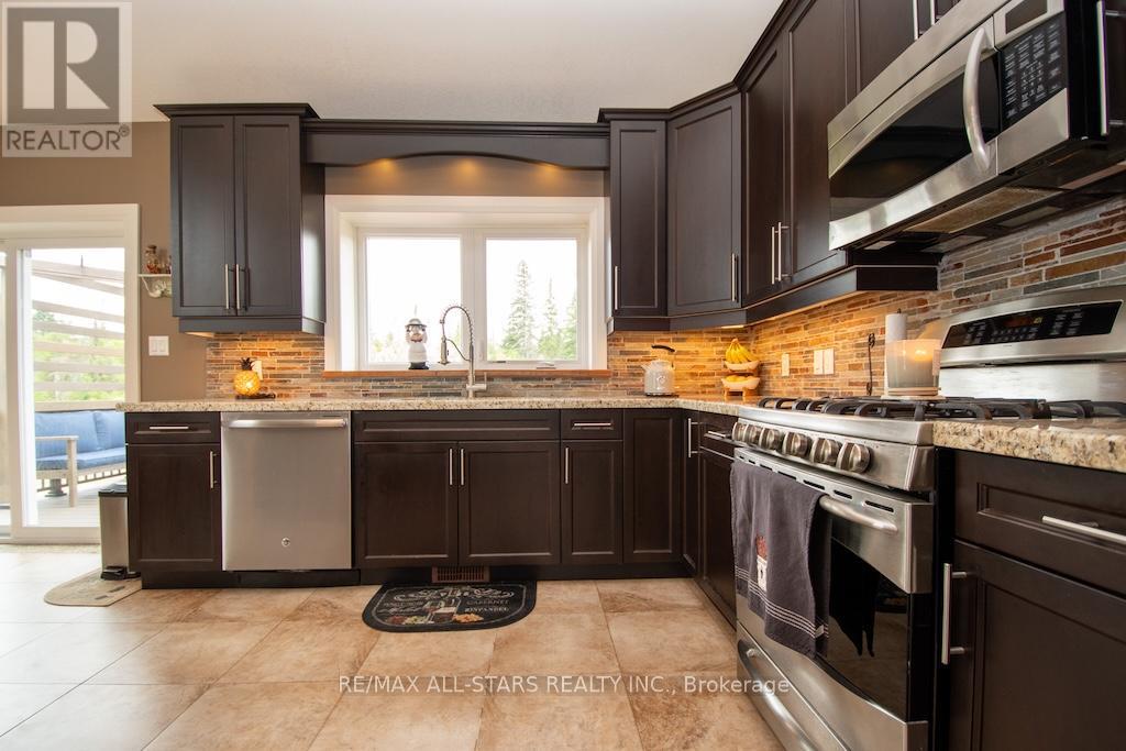 15 Rustlewood Avenue, Kawartha Lakes (Manvers), Ontario  L0A 1A0 - Photo 13 - X12324095