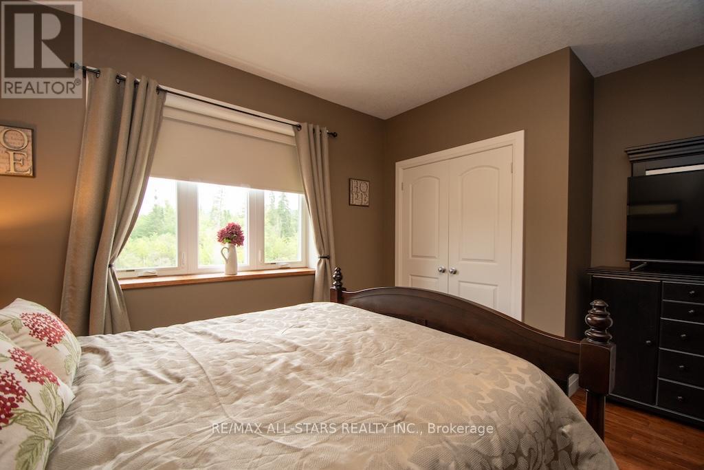 15 Rustlewood Avenue, Kawartha Lakes (Manvers), Ontario  L0A 1A0 - Photo 23 - X12324095