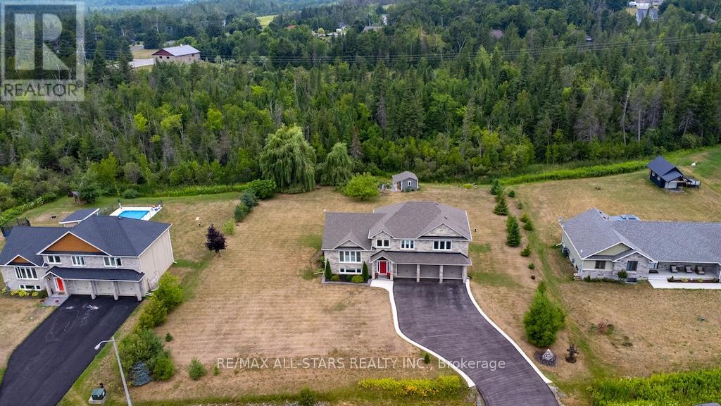 15 Rustlewood Avenue, Kawartha Lakes (Manvers), Ontario  L0A 1A0 - Photo 3 - X12324095