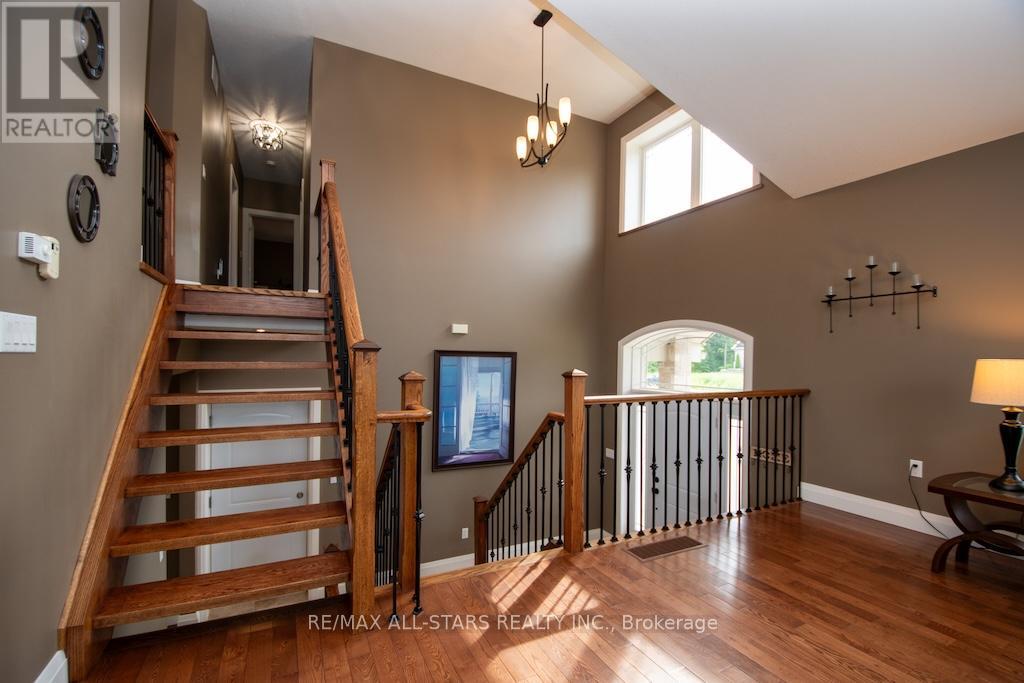 15 Rustlewood Avenue, Kawartha Lakes (Manvers), Ontario  L0A 1A0 - Photo 5 - X12324095