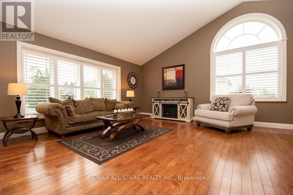 15 Rustlewood Avenue, Kawartha Lakes (Manvers), Ontario  L0A 1A0 - Photo 8 - X12324095