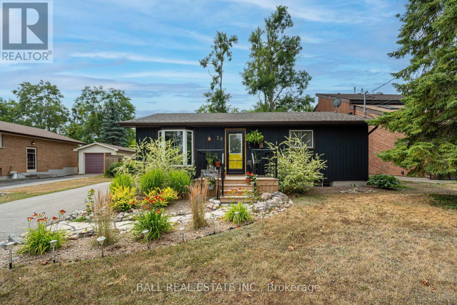 39 Bishop Street, Selwyn, Ontario  K0L 2H0 - Photo 2 - X12324189