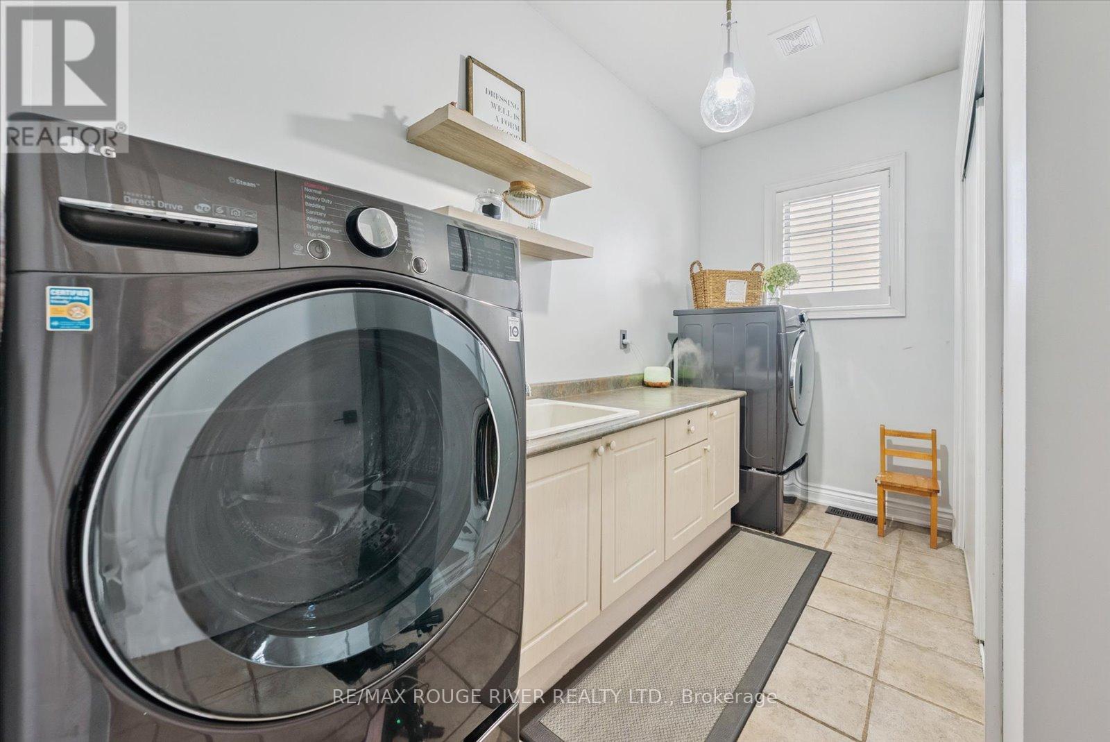 4588 Paynes Crescent, Clarington, Ontario  L0A 1J0 - Photo 10 - E12324393