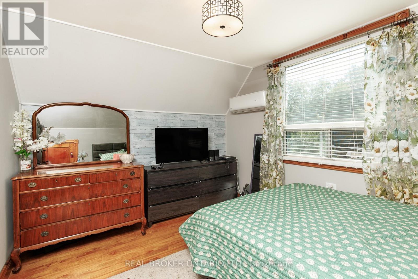 127 Elmore Street, Trent Hills (Campbellford), Ontario  K0L 1L0 - Photo 11 - X12324148