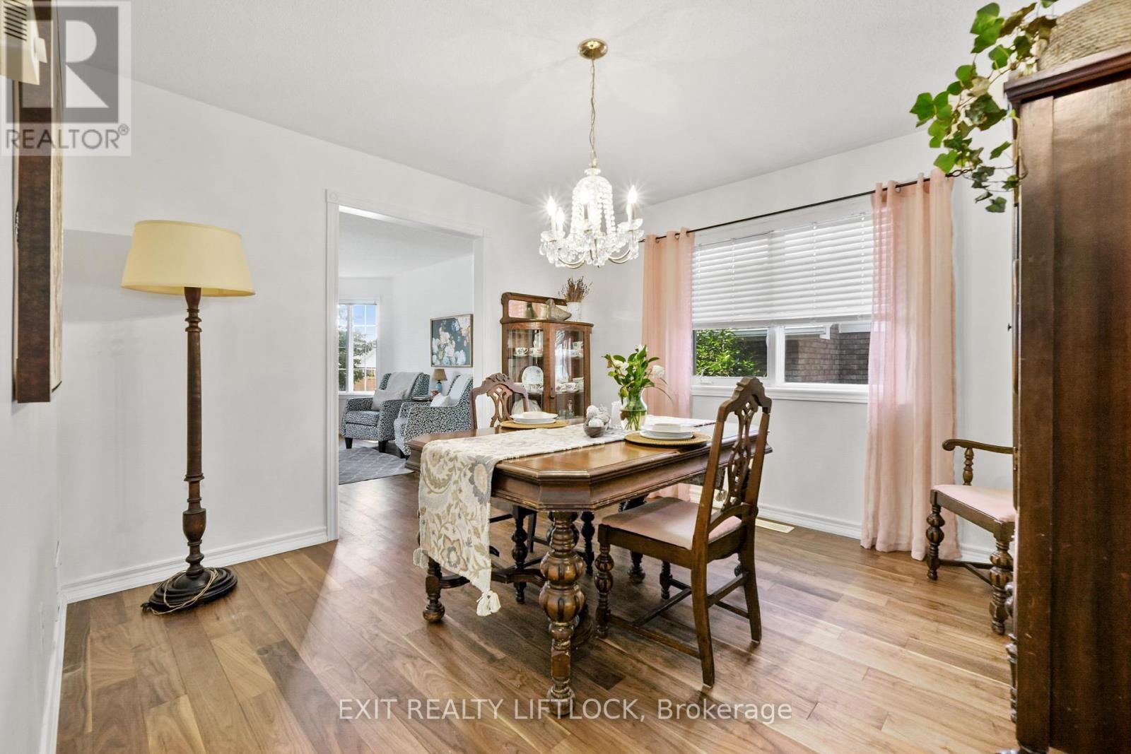 1373 Hetherington Drive, Peterborough North (University Heights), Ontario  K9L 1Z5 - Photo 6 - X12324404